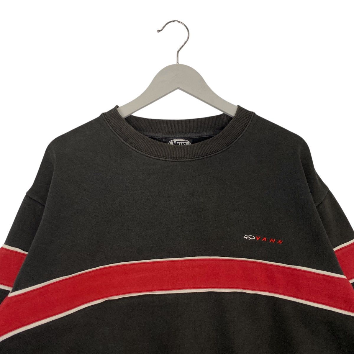 Vintage Vintage Vans Embroidered Sweatshirt Crewneck Black Size L Size US M / EU 48-50 / 2 - 4 Thumbnail