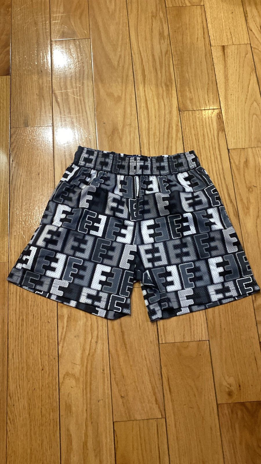 Eric Emanuel Eric Emanuel Fendi Shorts Size US 34 / EU 50 - 1 Thumbnail