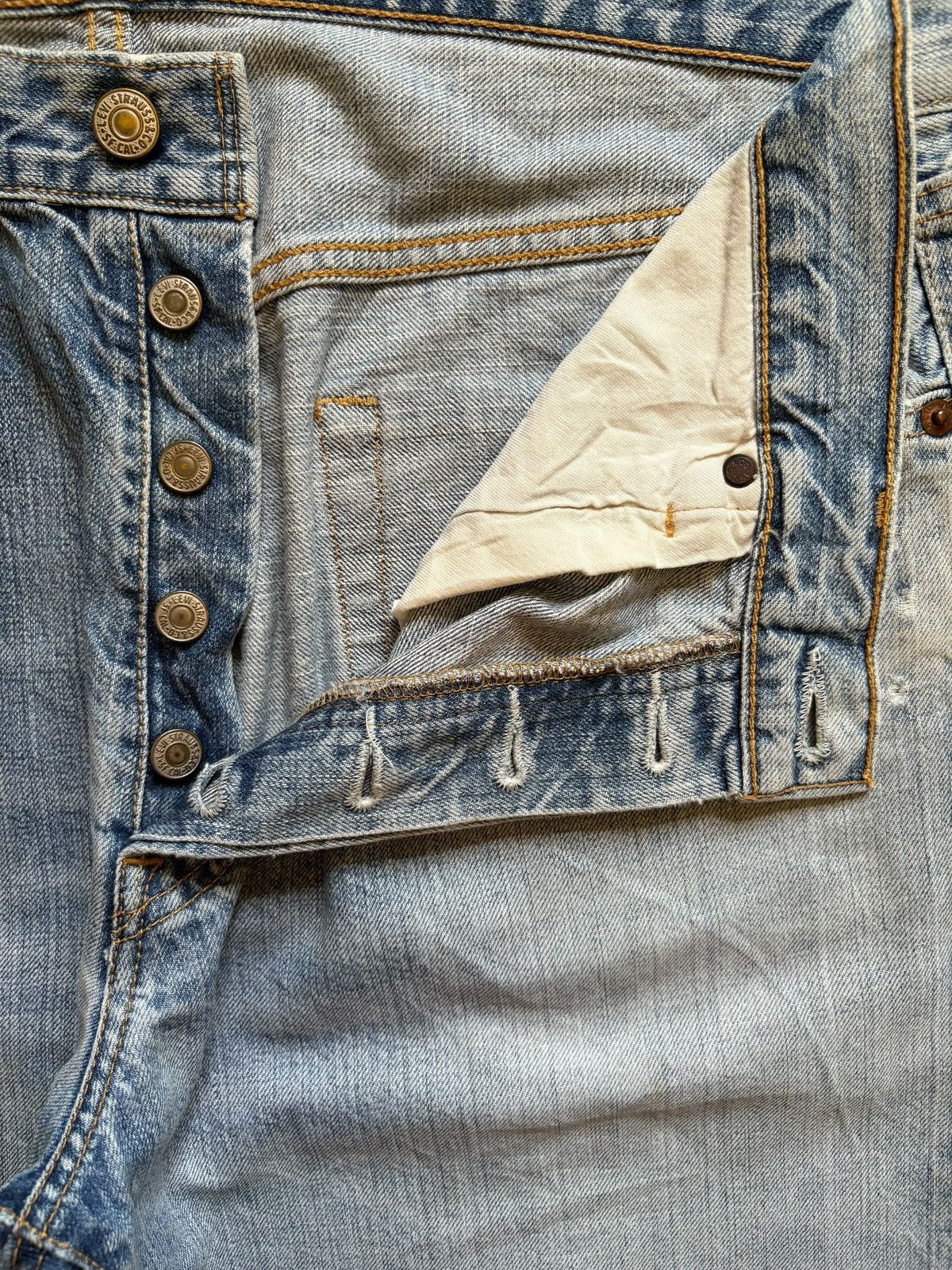 Levi's Vintage 90s Levis 501 Light Wash Distressed Jean Shorts Size US 35 - 3 Thumbnail