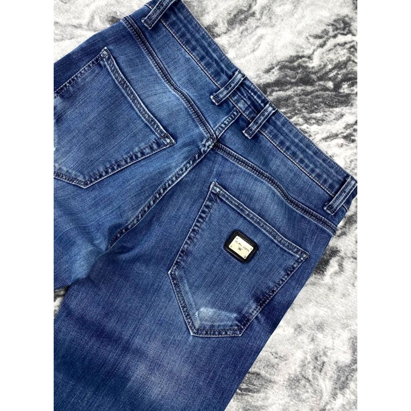 Dolce & Gabbana VINTAGE Dolce&Gabbana Denim Jeans Metal Logo Men Size 32 Blue Jeans 5-Pocket Design Regular Straight 32in Inseam Mens Size US 32 / EU 48 - 2 Thumbnail