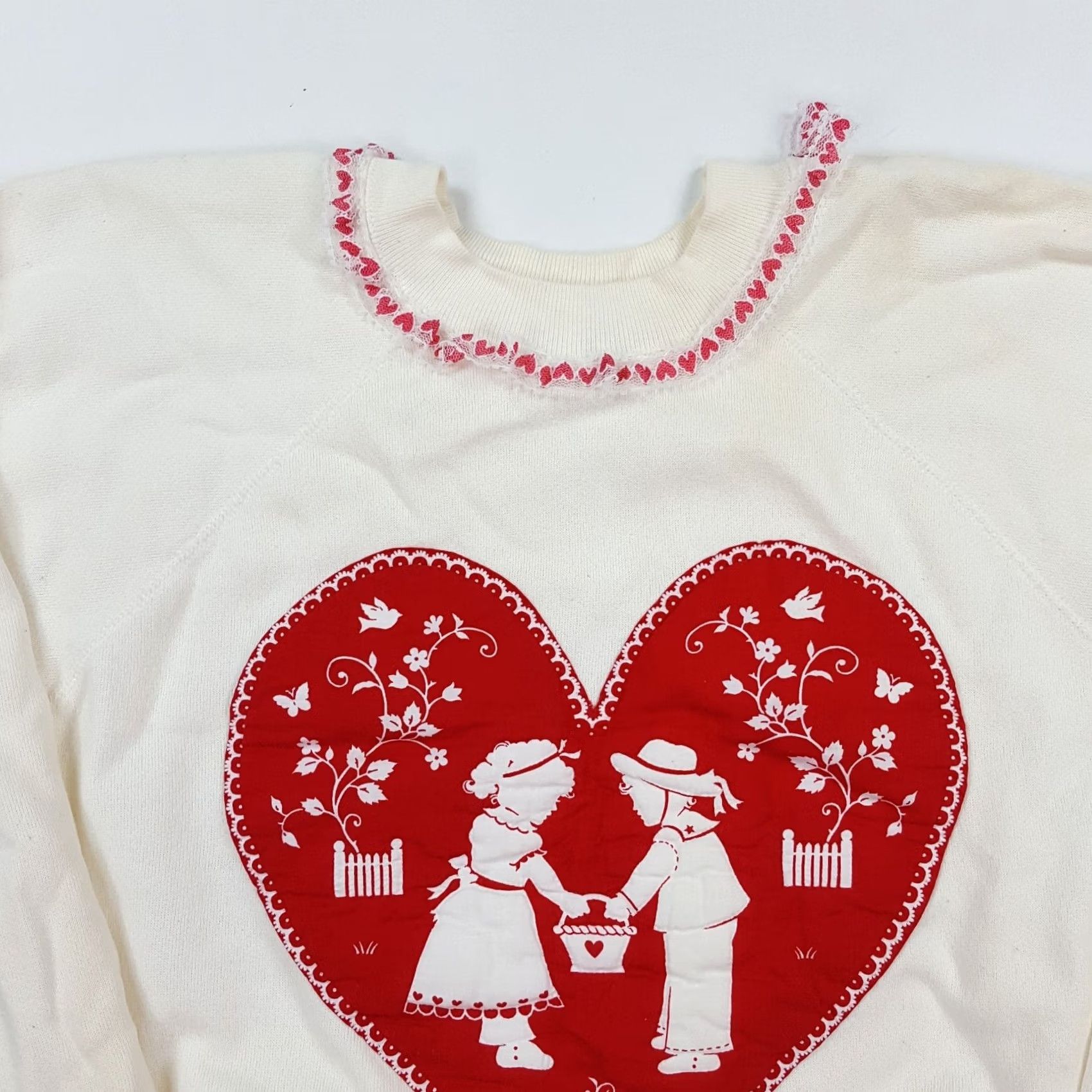 Vintage Vintage 80s Heart Raglan White Pullover Crewneck Sweatshirt M Womens Size M / US 6-8 / IT 42-44 - 2 Thumbnail