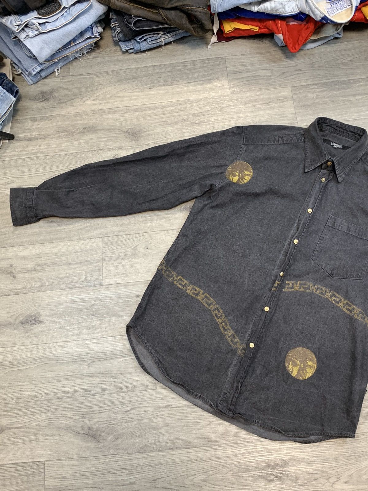 Versace Jeans Couture × Vintage Versace jeans couture vintage denim shirt Size US M / EU 48-50 / 2 - 2 Thumbnail