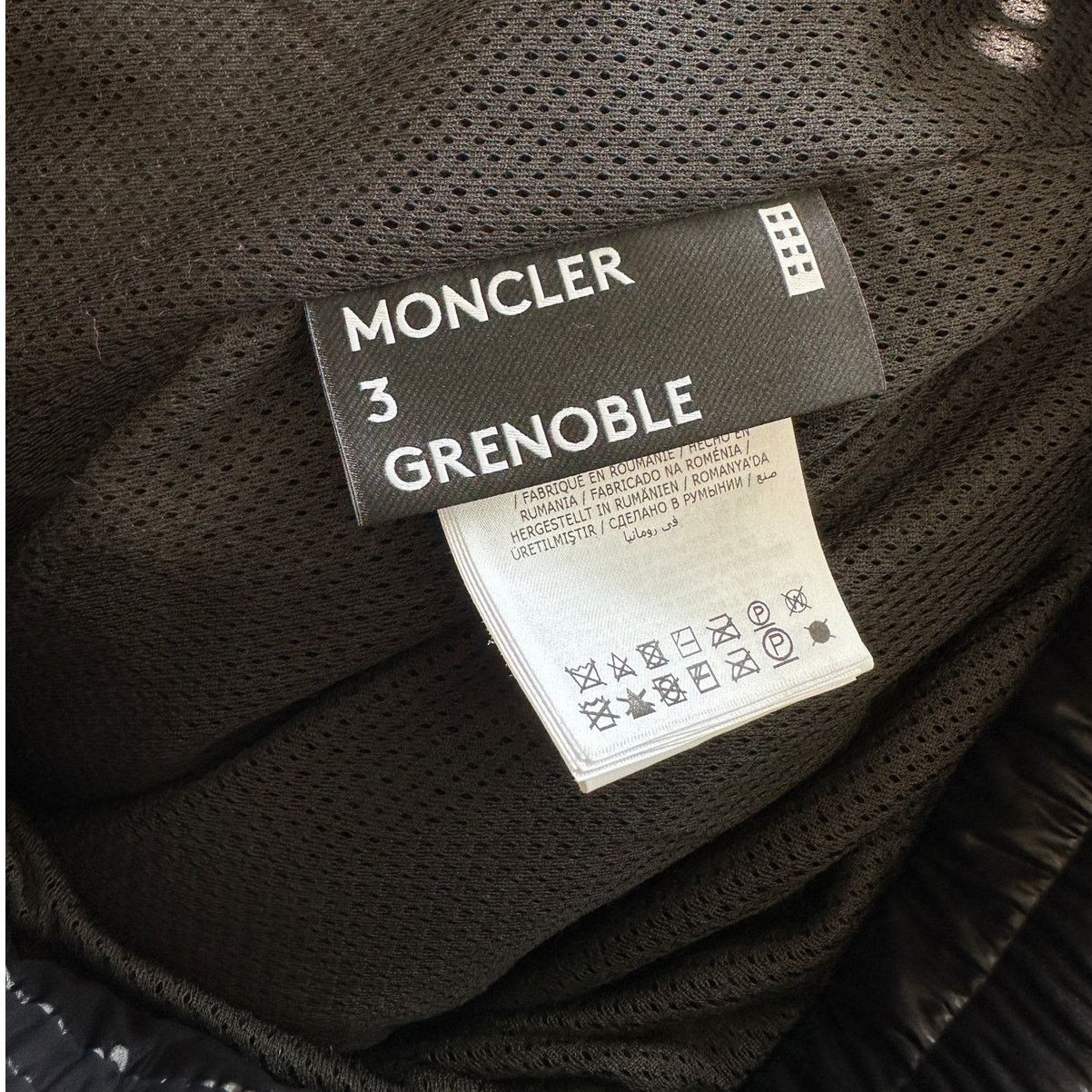 Moncler Grenoble Moncler Grenoble Heart Print Faux Fur Hoodie Jacket Large Size L / US 10 / IT 46 - 15 Thumbnail