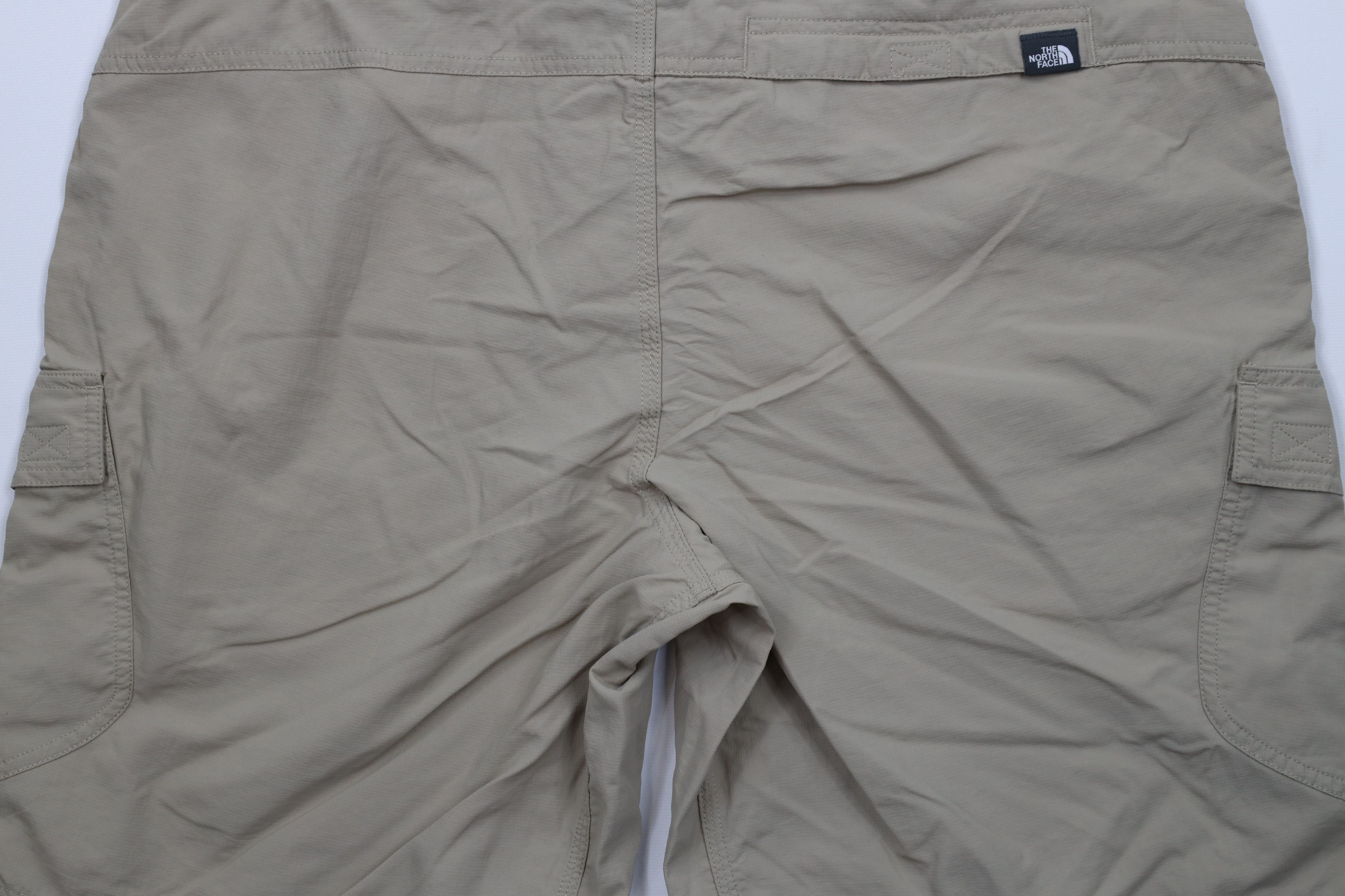 The North Face × Vintage The North Face Hiking Above Knee Cargo Shorts Beige Nylon Size US 36 / EU 52 - 12 Thumbnail