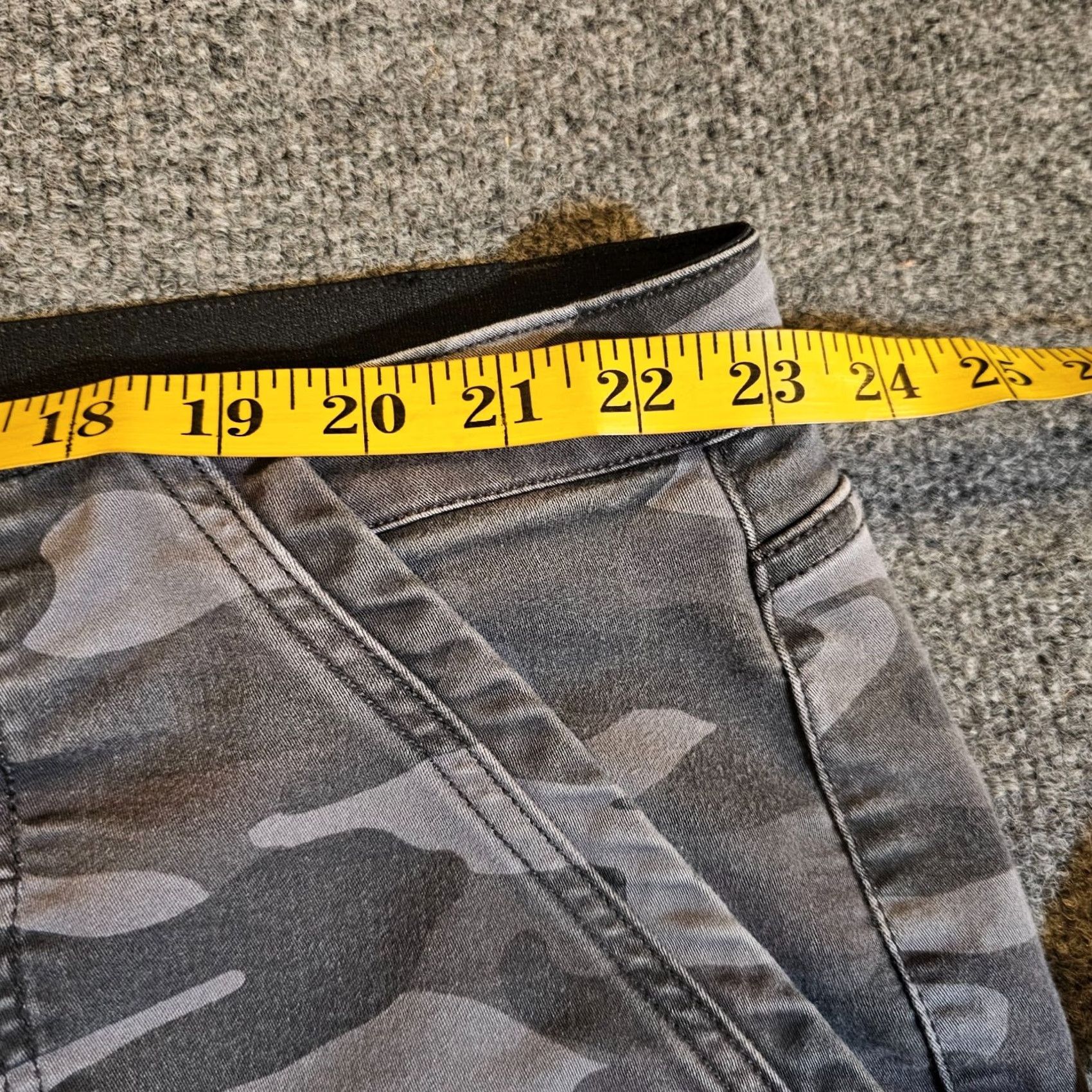 Vintage Knox Rose Jeans Womens 26W Gray Camo Skinny Stretch Elastic Waist Zippers Casual Mens Womens Girls Boys Size 26" / US 2 / IT 38 - 6 Thumbnail