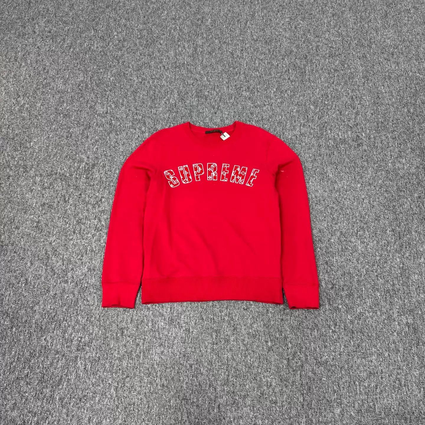 Louis Vuitton LV x Supreme Red Monogram Letter Logo Hoodie S 99 New Size US S / EU 44-46 / 1 - 1 Thumbnail