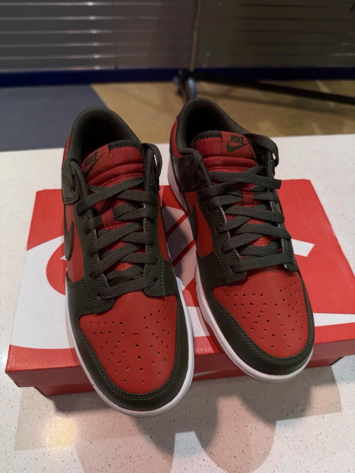 Nike Nike Dunk Low Cargo Khaki Mystic Red Men Size 8.5 Authentic Size US 8.5 / EU 41-42 - 5 Thumbnail
