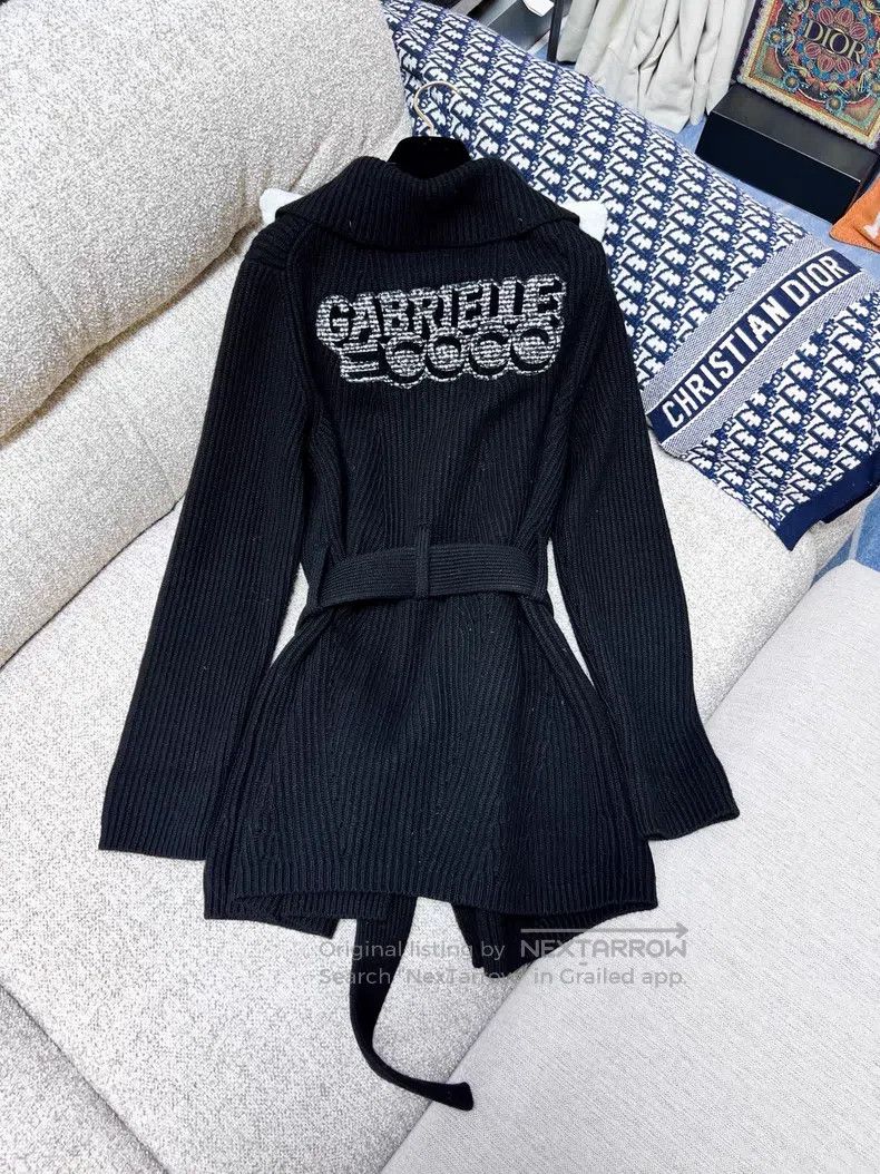 Chanel Chanel Letter embroidery long-sleeved cashmere cardigan co Size XS / US 0-2 / IT 36-38 - 3 Thumbnail