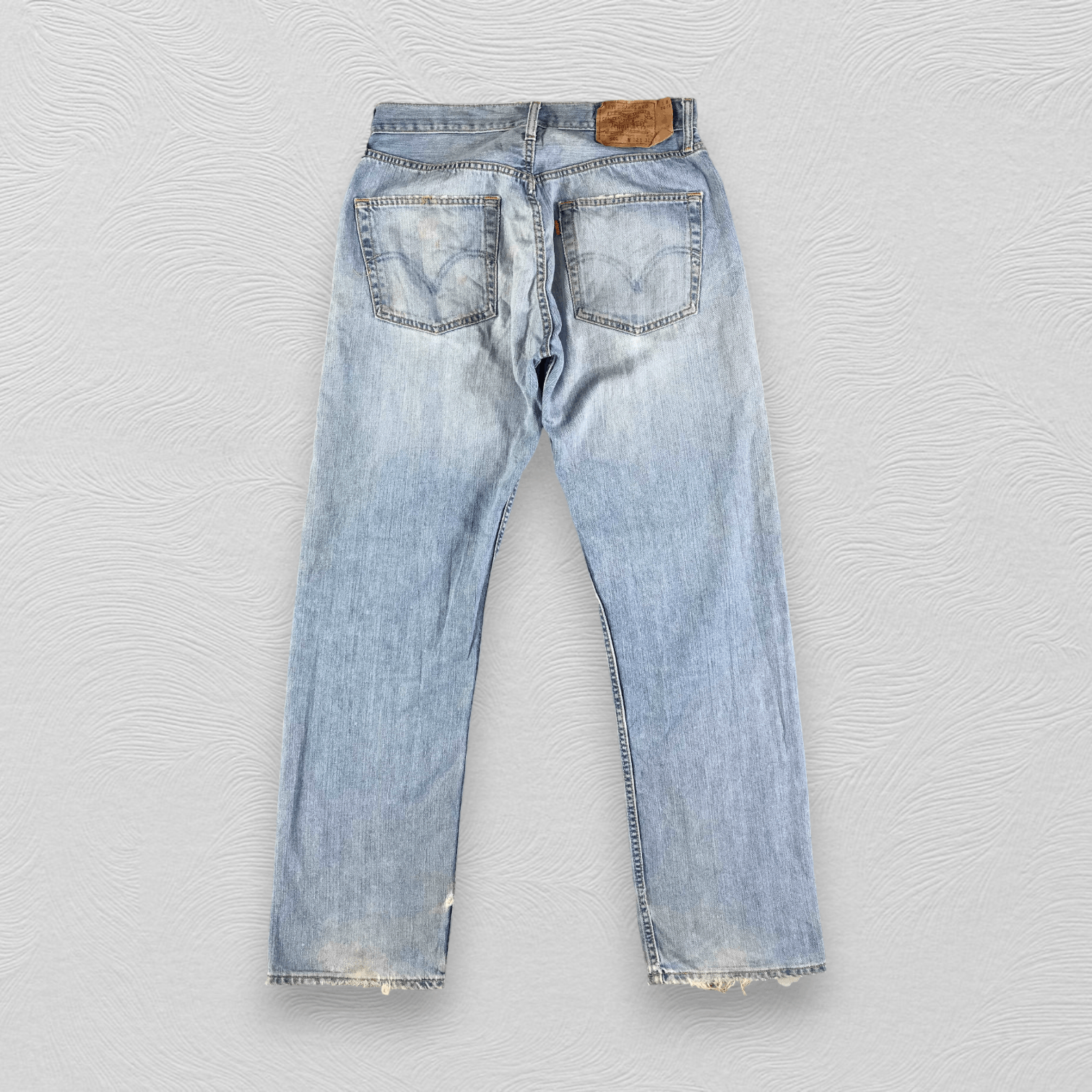 Levi's Vintage Levis 501 Jeans Medium Wash Denim KJ2137 Size US 32 / EU 48 - 2 Thumbnail