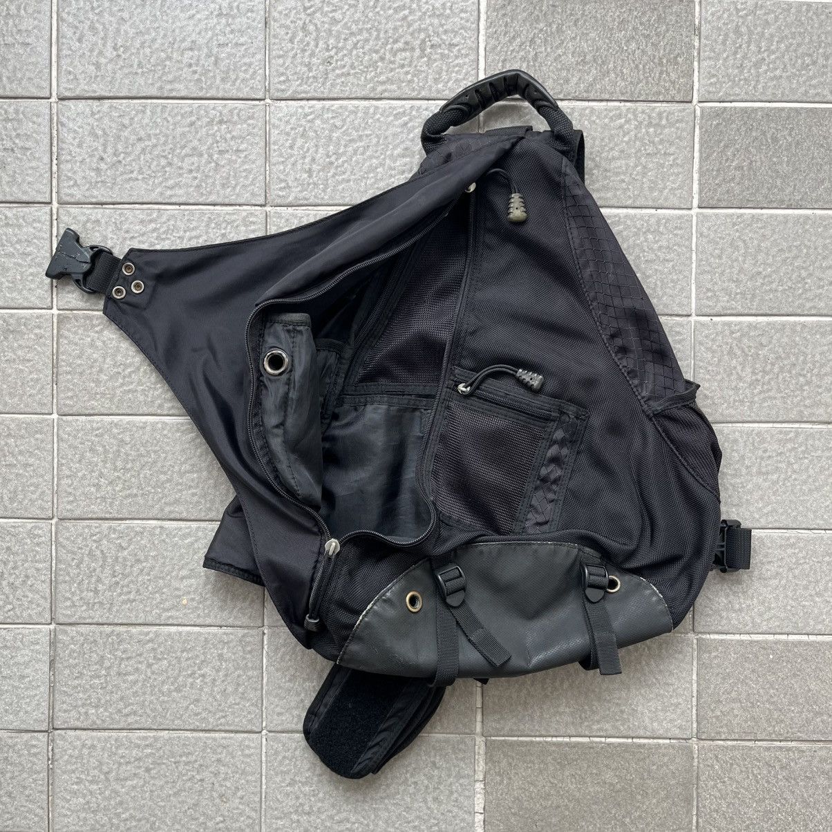 Oakley Vintage Oakley Sandbag Sling Pack 2000's ☠️ Very Rare !!! Size ONE SIZE - 4 Thumbnail