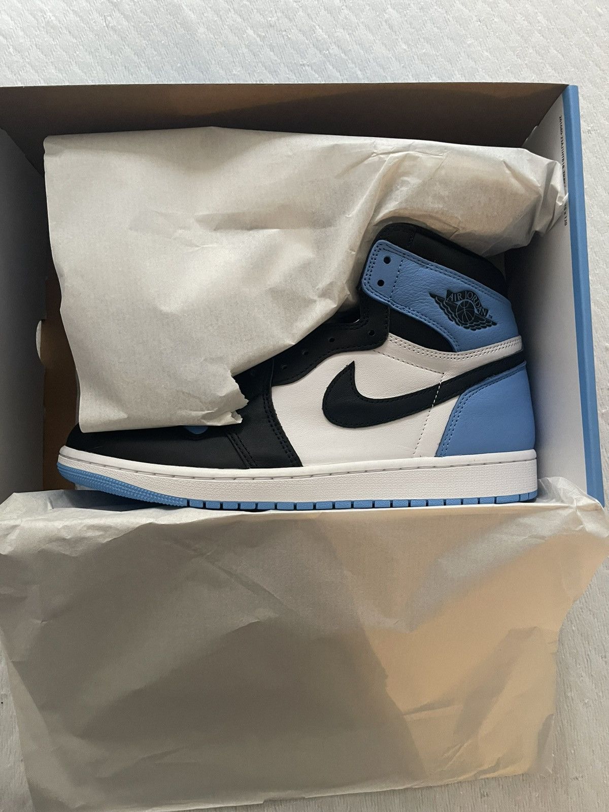 Jordan Brand Air Jordan 1 Retro High OG UNC TOES DS Size US 10.5 / EU 43-44 - 2 Thumbnail