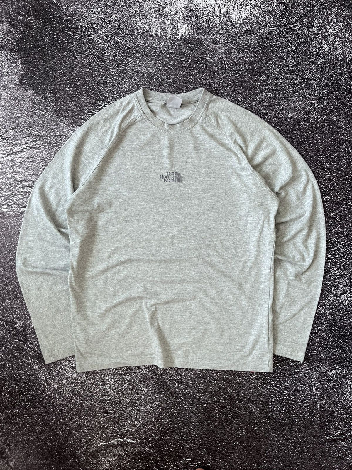 The North Face Rare The North Face Y2K Vintage Center Logo Grey Longsleeve Size US M / EU 48-50 / 2 - 1 Thumbnail