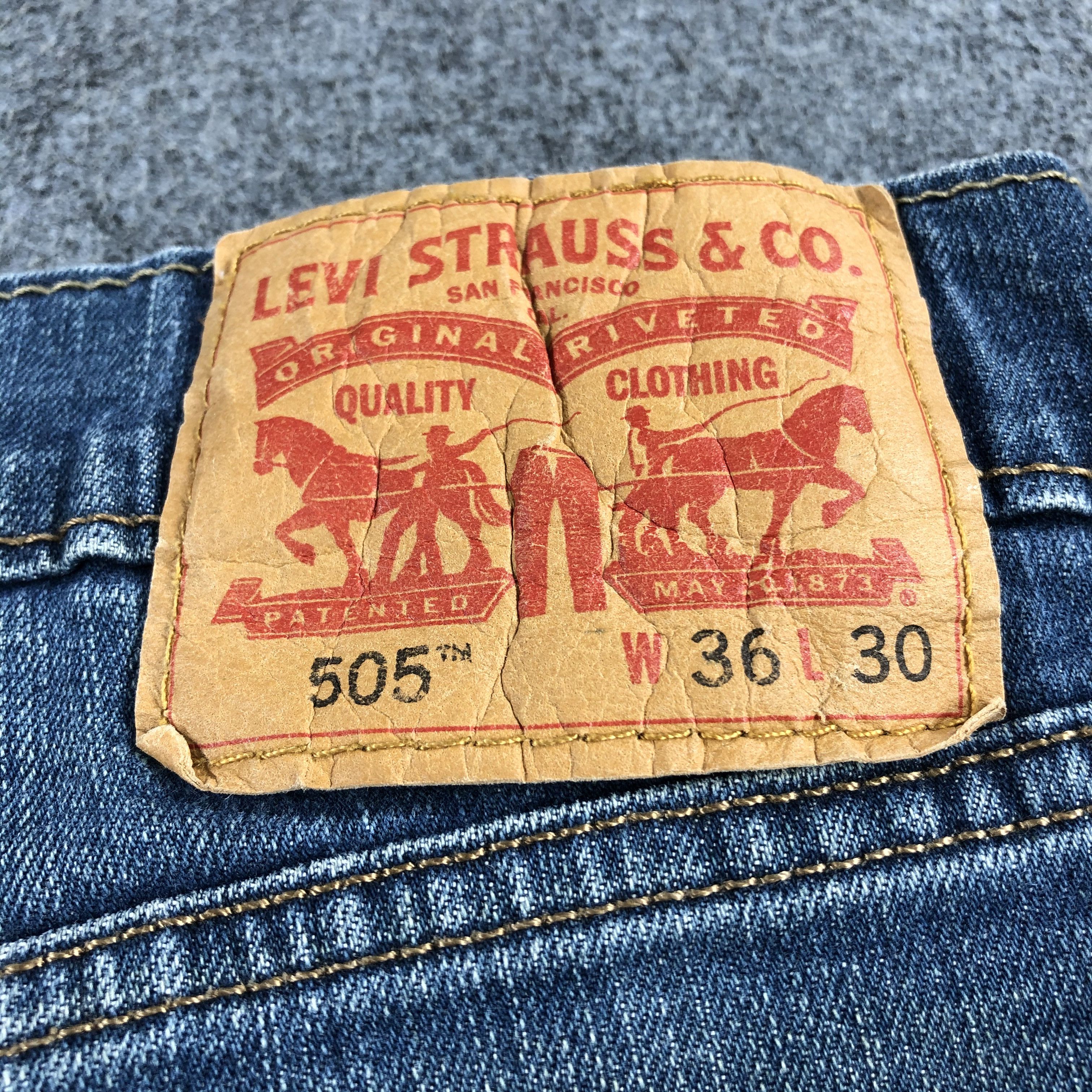 Levi's Vintage Blue Wash Levis 505 Jeans-J2153 Size US 35 - 5 Thumbnail
