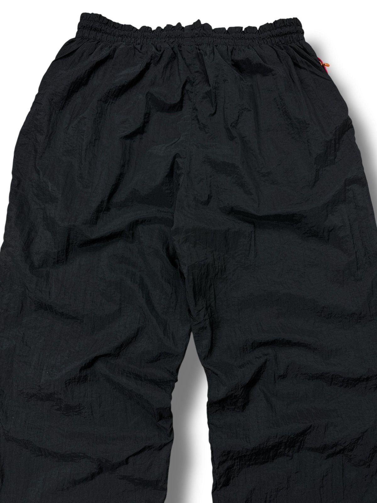 Nike Vintage 80’s Nike Nylon Track Pants Joggers Black Retro Y2K Size US 34 / EU 50 - 15 Thumbnail