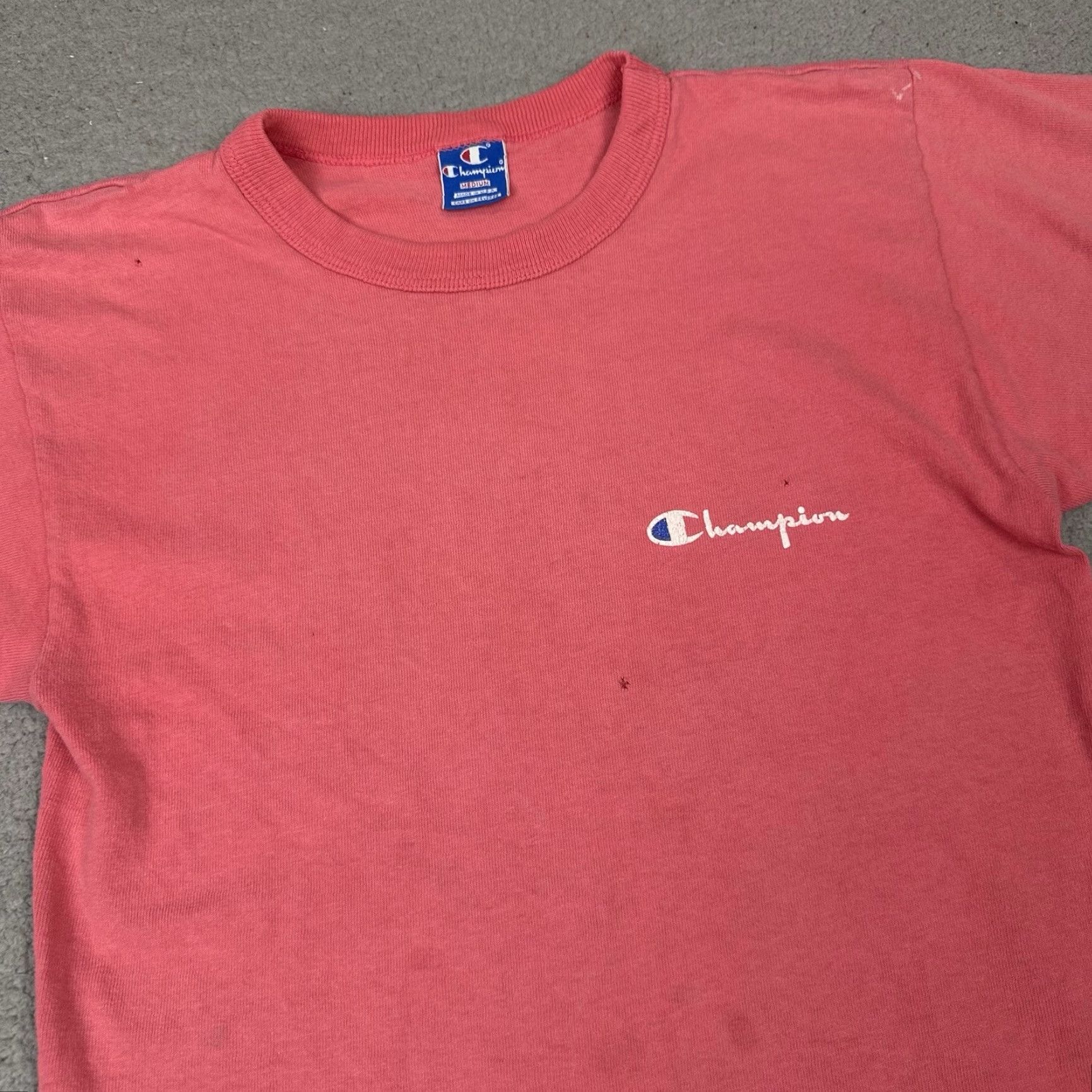 Champion VINTAGE Champion T Shirt Womens M Pink 80s Distressed USA Small Stitch Crew Neck Short Sleeve Size M / US 6-8 / IT 42-44 - 2 Thumbnail