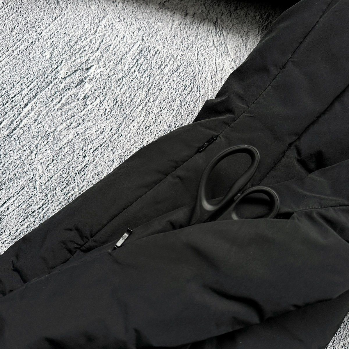 Moncler Moncler Alnus Down Long Jacket Black Size: 1 (S) RRP - 950$ Size S / US 4 / IT 40 - 17 Thumbnail