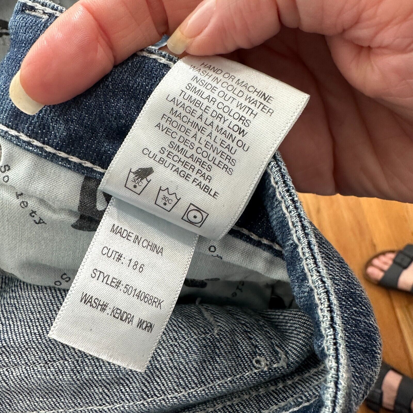 Other Articles of Society Kendra Distressed Jean Two Back Pocket 2 Size 26" / US 2 / IT 38 - 12 Thumbnail