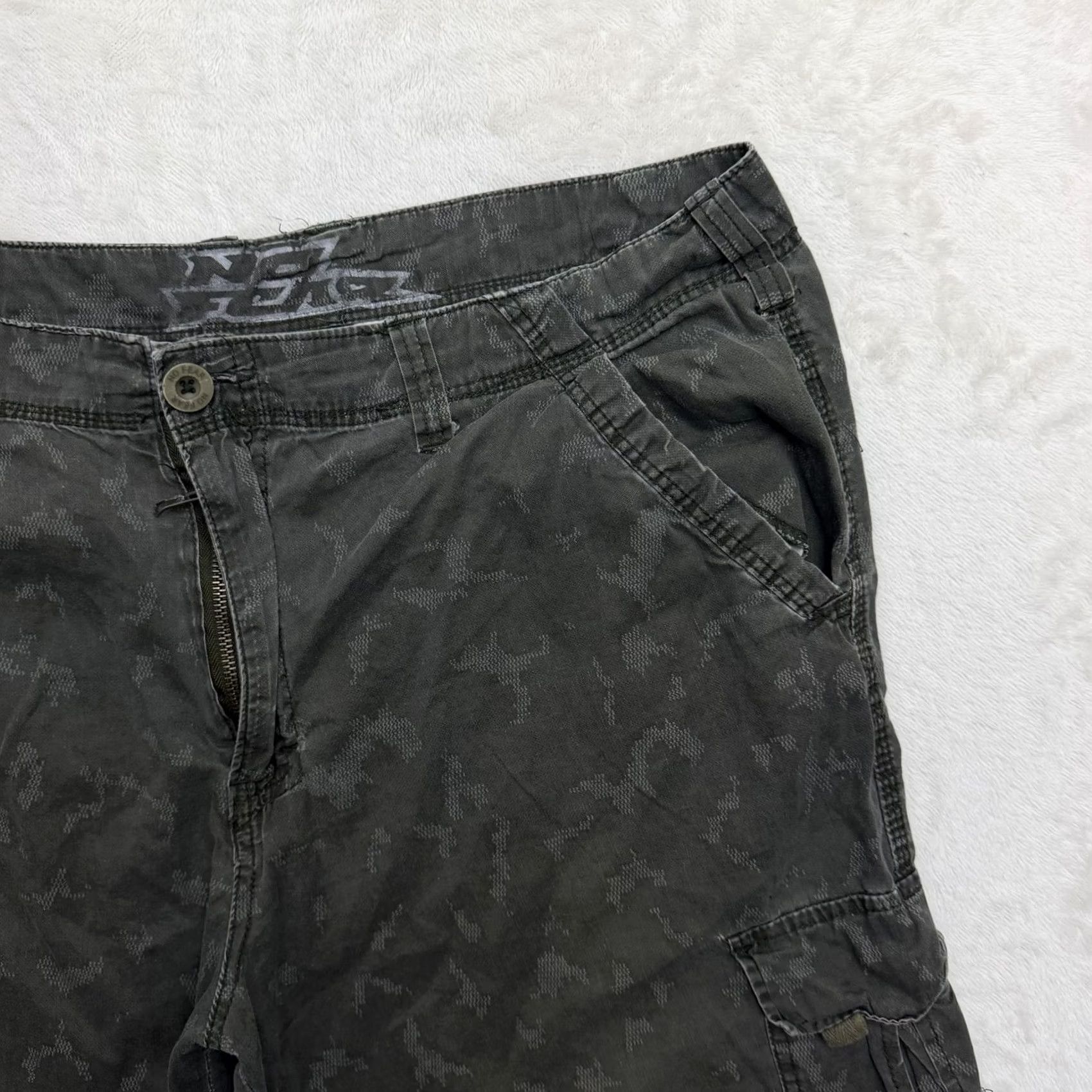 No Fear No Fear Royal Cargo Shorts Mens 38 Gray Camo Relaxed Inseam 12 in Summer Cargo Pocket Shorts Size US 38 / EU 54 - 2 Thumbnail