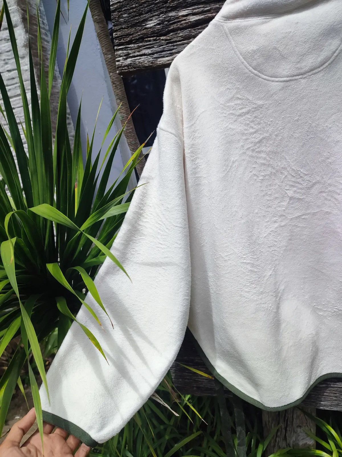 Uniqlo × White Mountaineering UNIQLO x White Mountaineering Fleece Pullover – Off-White Size US M / EU 48-50 / 2 - 6 Thumbnail