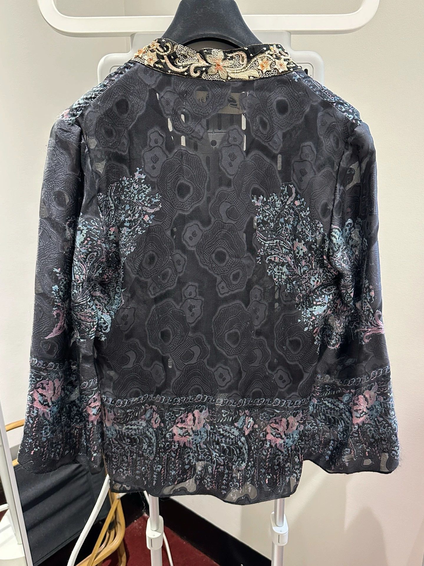 Share Spirit Homme share spirit floral silk bell sleeve shirt with sequin Size XS / US 0-2 / IT 36-38 - 4 Thumbnail