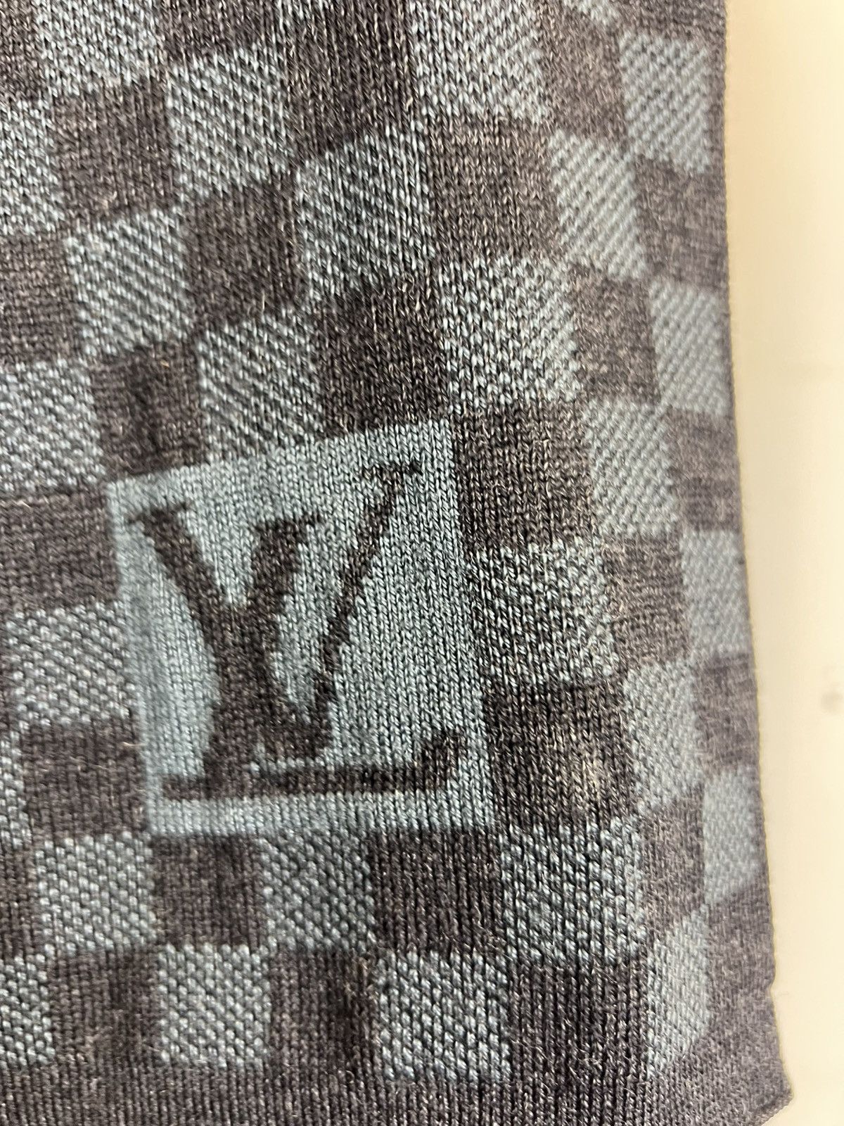 LV Damier Scarf