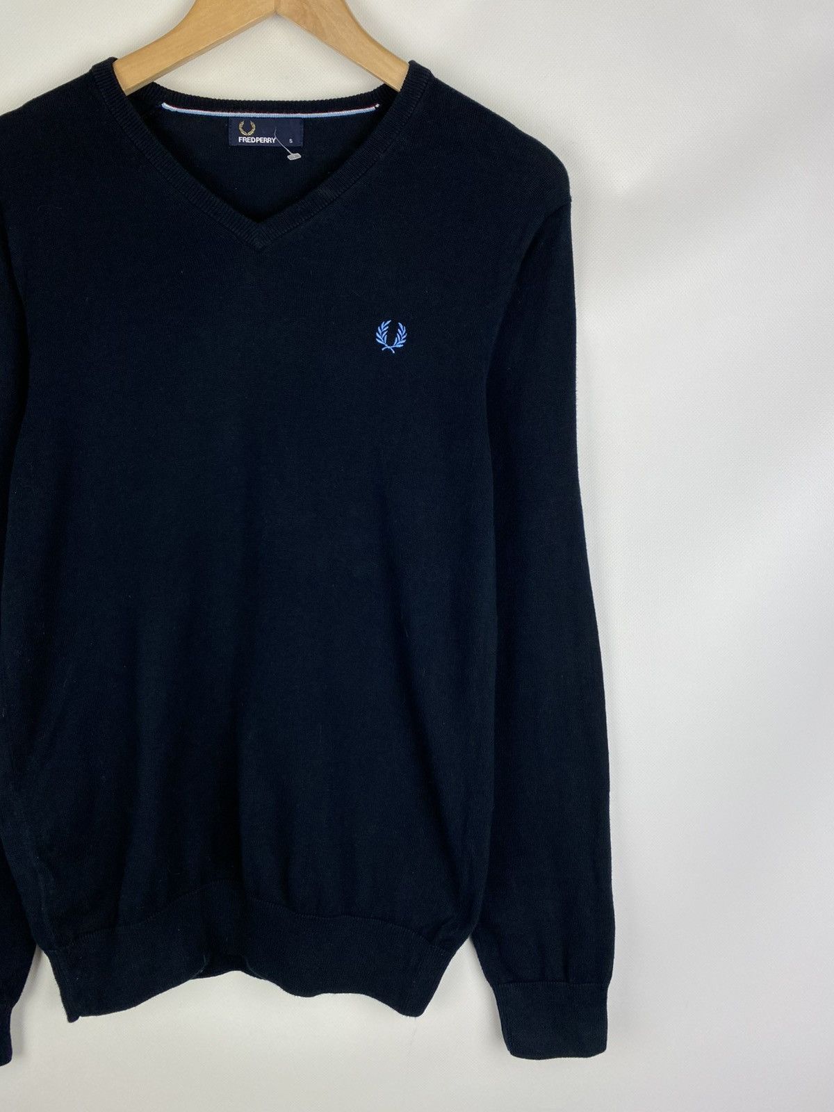 Fred Perry Fred Perry men’s v-neck cotton sweater pullover size S Size US S / EU 44-46 / 1 - 3 Thumbnail