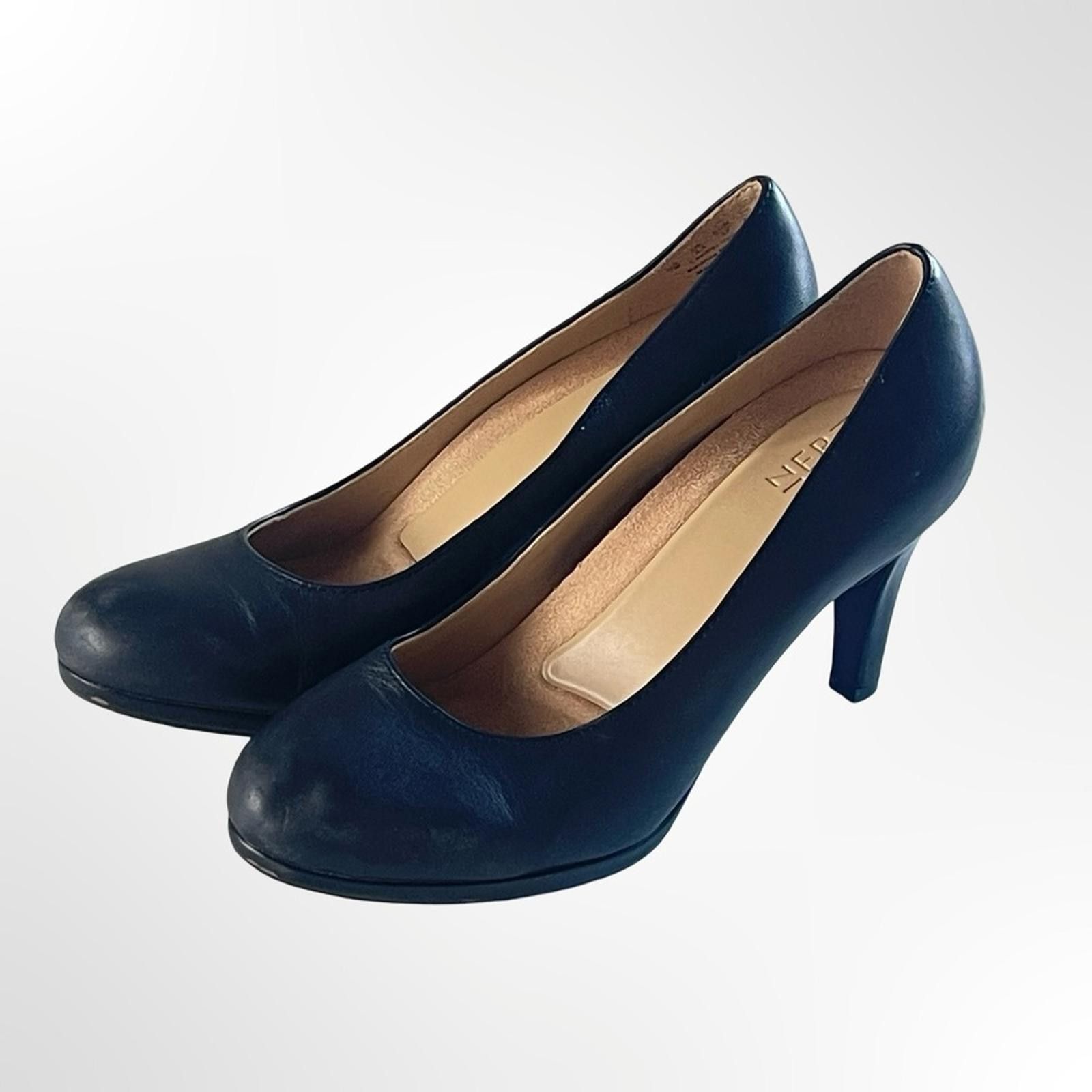 Other Naturalizer Elegant Black Pumps in size 7 Size US 7 / IT 37 - 4 Thumbnail