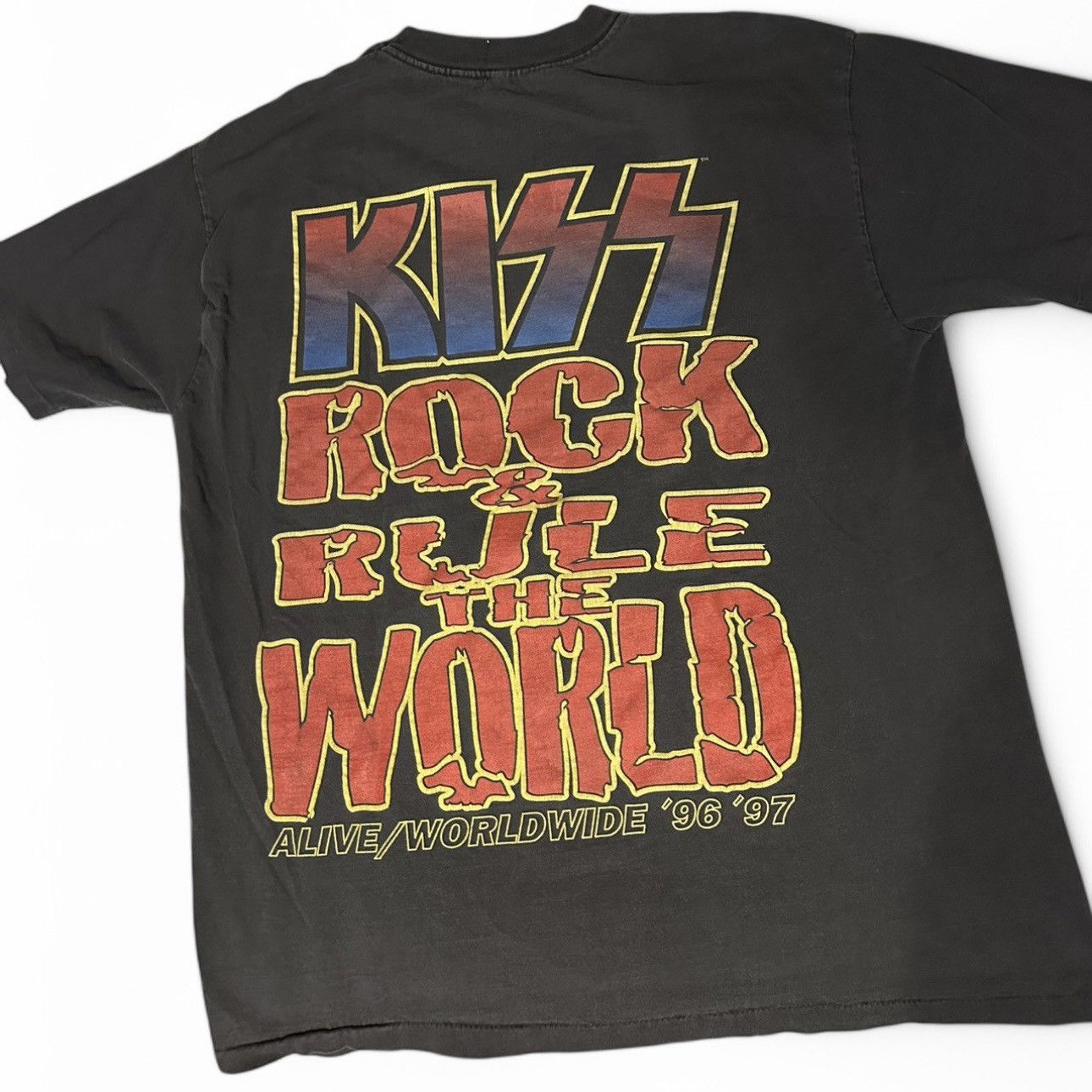 KISS × Vintage Vintage Kiss Rock and rule the world shirt Size US XL / EU 56 / 4 - 2 Thumbnail