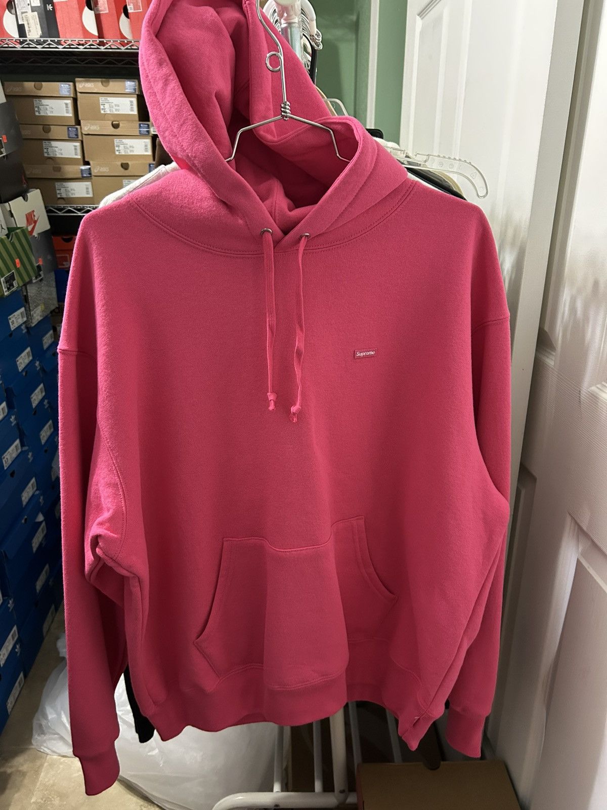 Supreme Supreme small box logo magenta hoodie size M Brand new!! Size US M / EU 48-50 / 2 - 1 Thumbnail