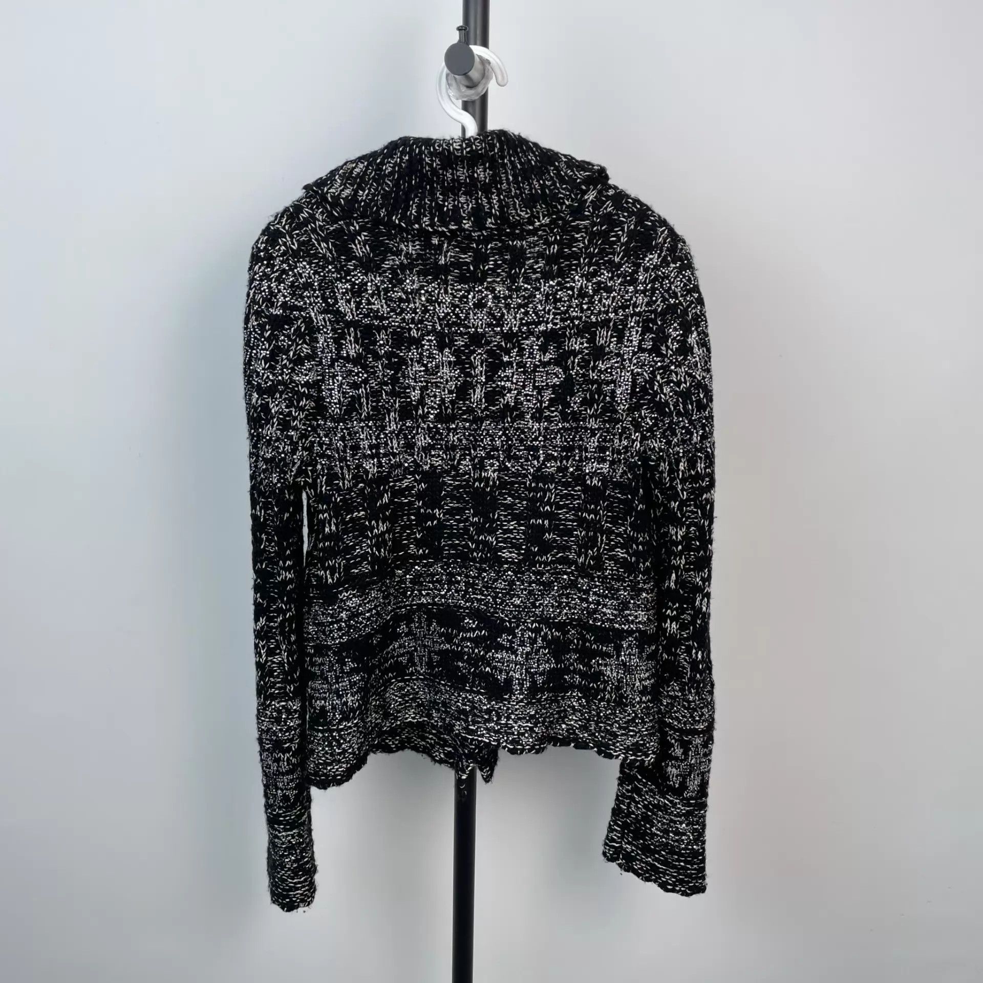 Chanel Chanel tweed jacket women's black and white Size XS / US 0-2 / IT 36-38 - 2 Thumbnail