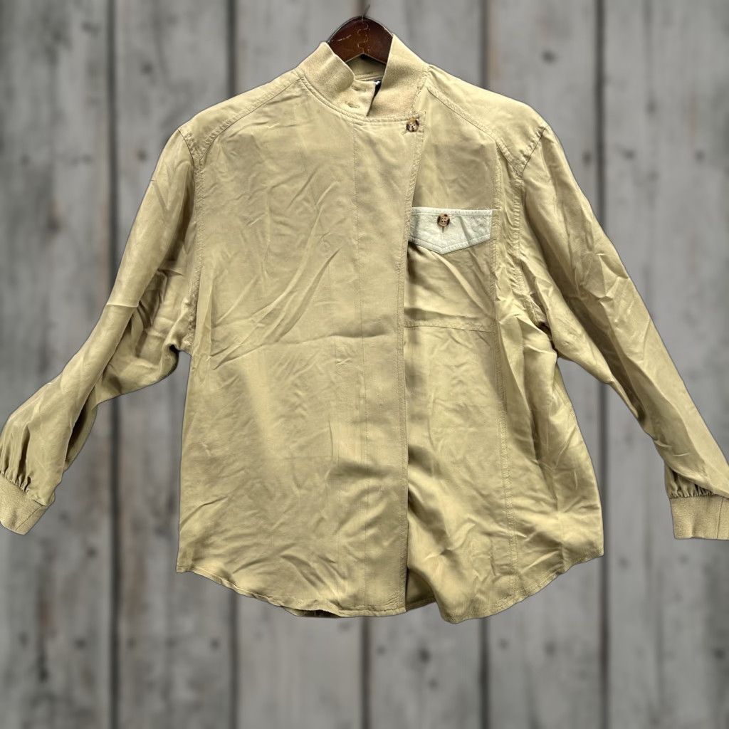 Vintage Diane Gilman Shirt Womens Petite Khaki Band Collar Long Sleeve Asymmetric Pocket L Beige Mock Neck Button-Up Size L / US 10 / IT 46 - 1 Thumbnail