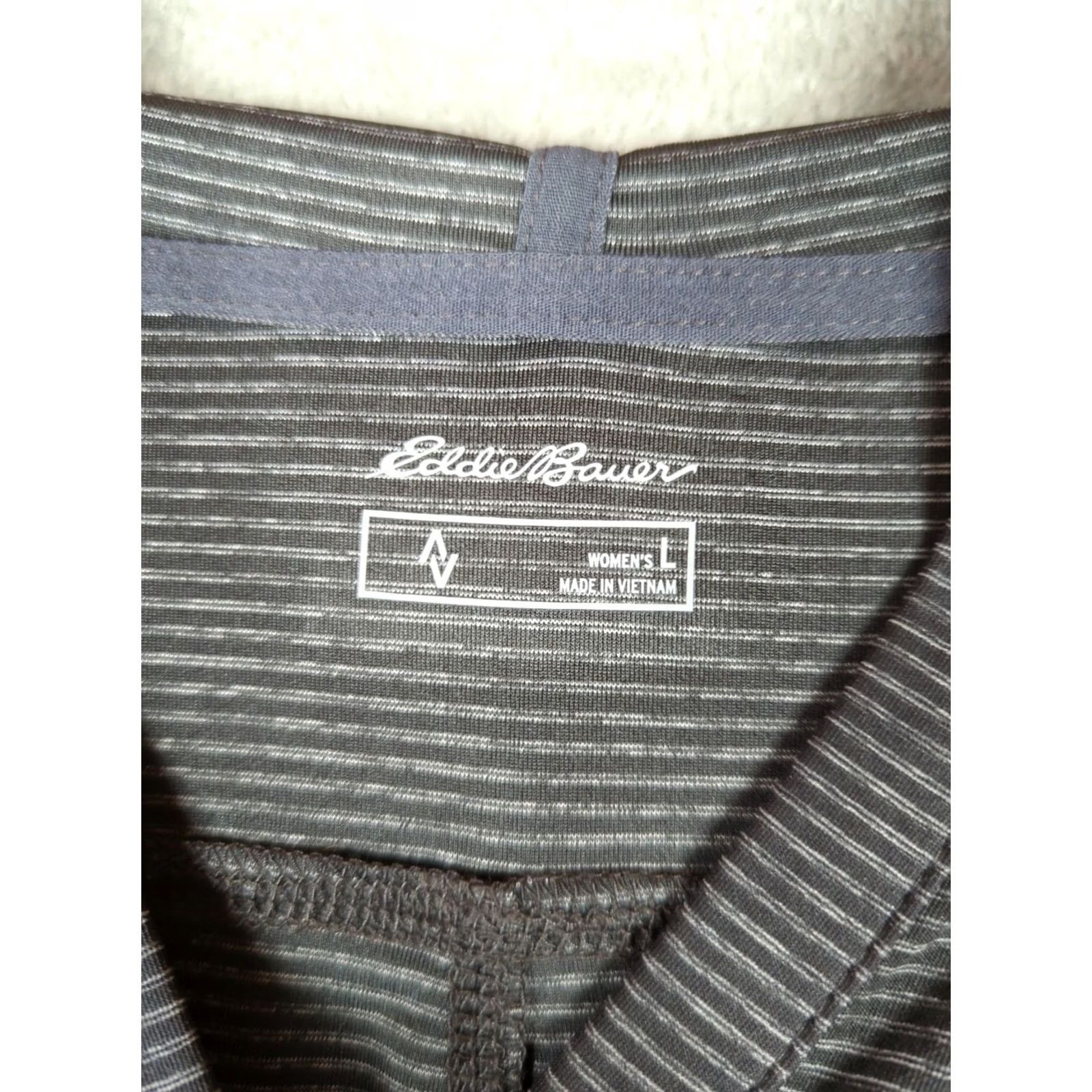 Eddie Bauer Eddie Bauer Hoodie Womens L Charcoal Travex V Neck Pullover Top Hiking Camp Striped Logo Breathable Lightweight Regular Set Size L / US 10 / IT 46 - 2 Thumbnail