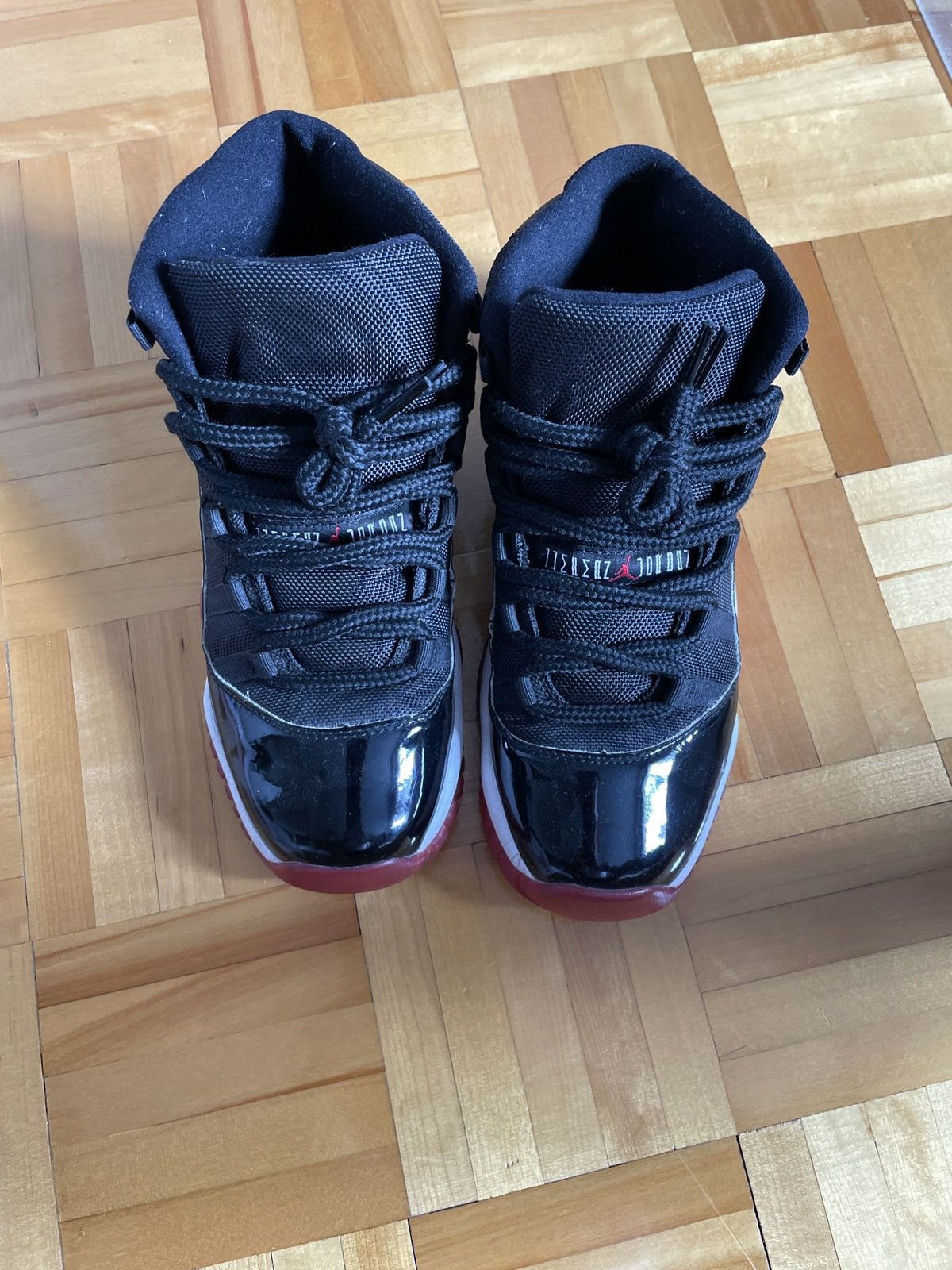 Nike Jordan 11 Bred (2019 GS) Size US 7 / EU 40 - 3 Thumbnail
