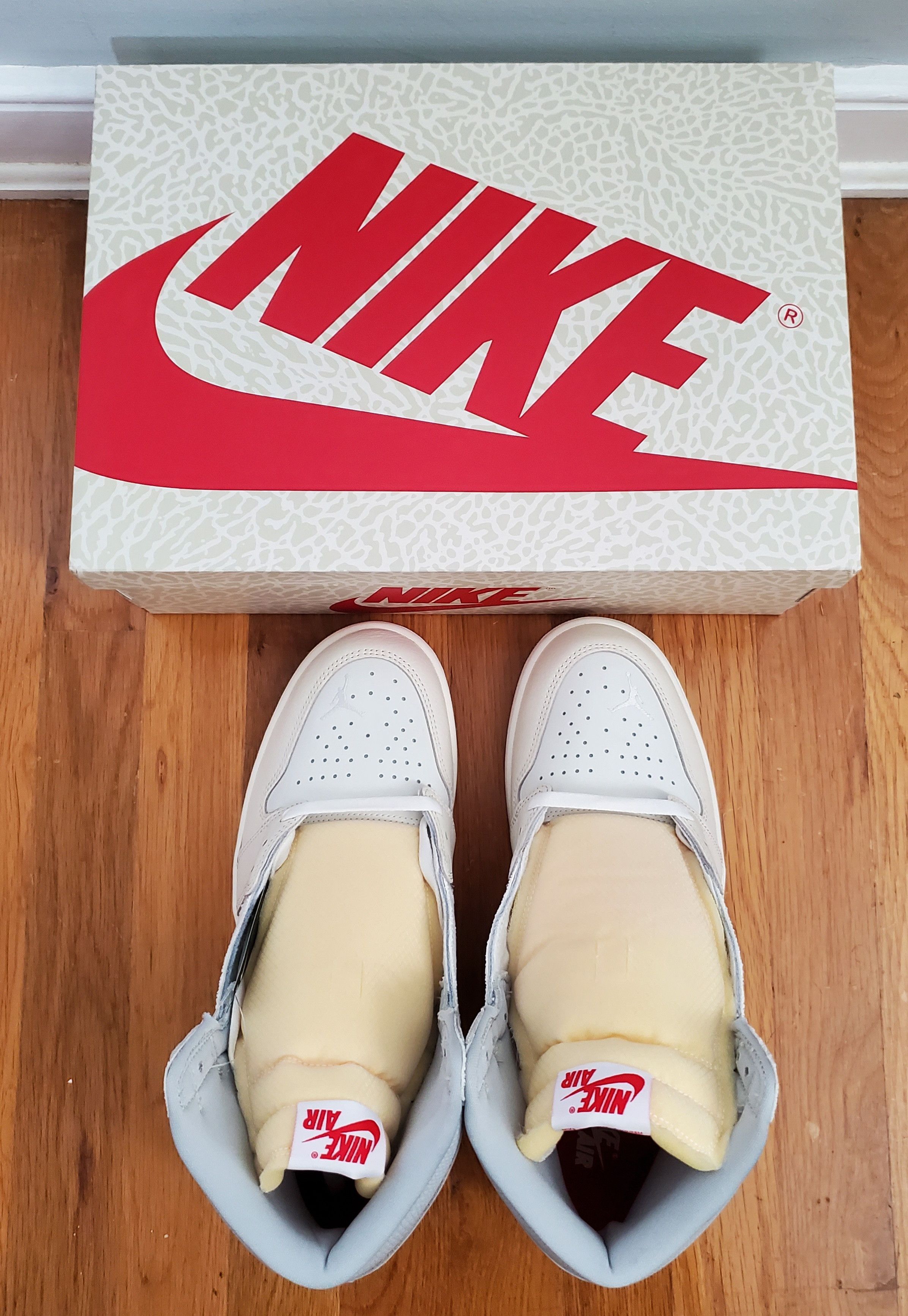 Jordan Brand Nike Air Jordan 1 High OG Size US 12 / EU 45 - 5 Thumbnail
