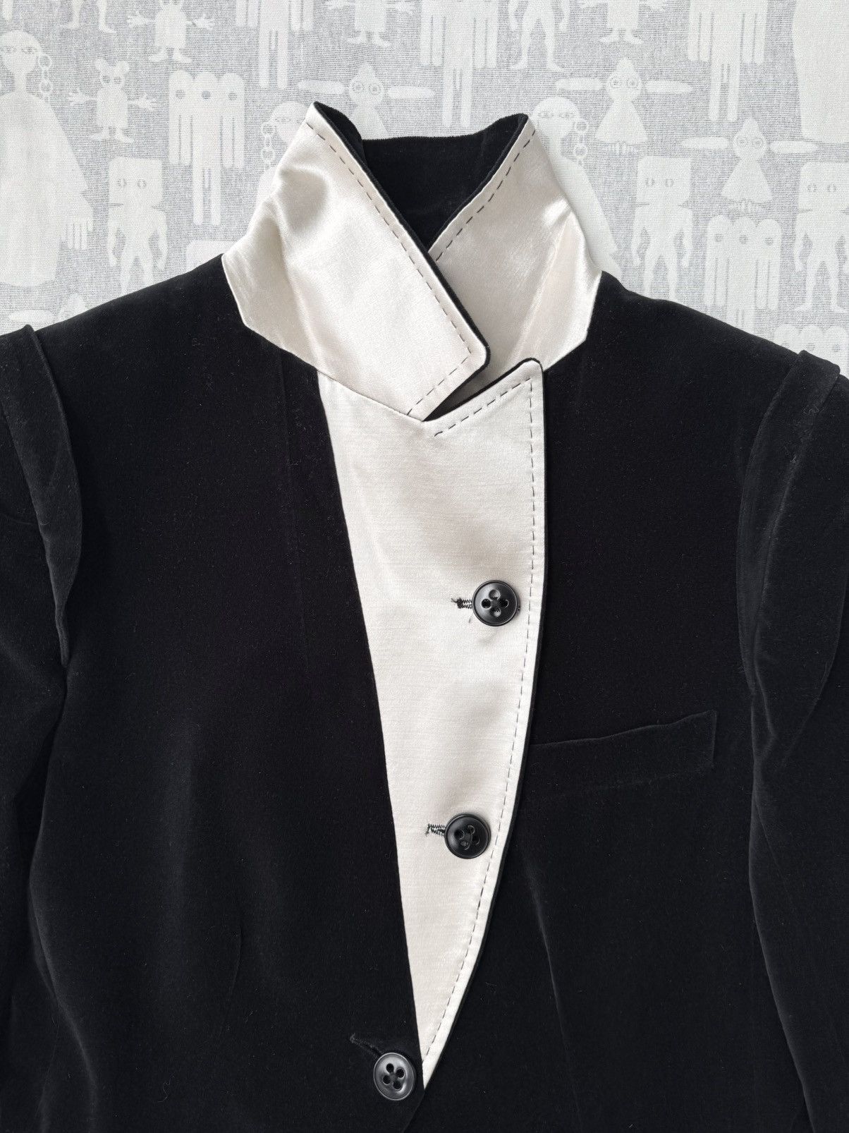 Ann Demeulemeester Ann Demeulemeester AW06 White Trim Velvet Cropped Blazer Size XS / US 0-2 / IT 36-38 - 5 Thumbnail