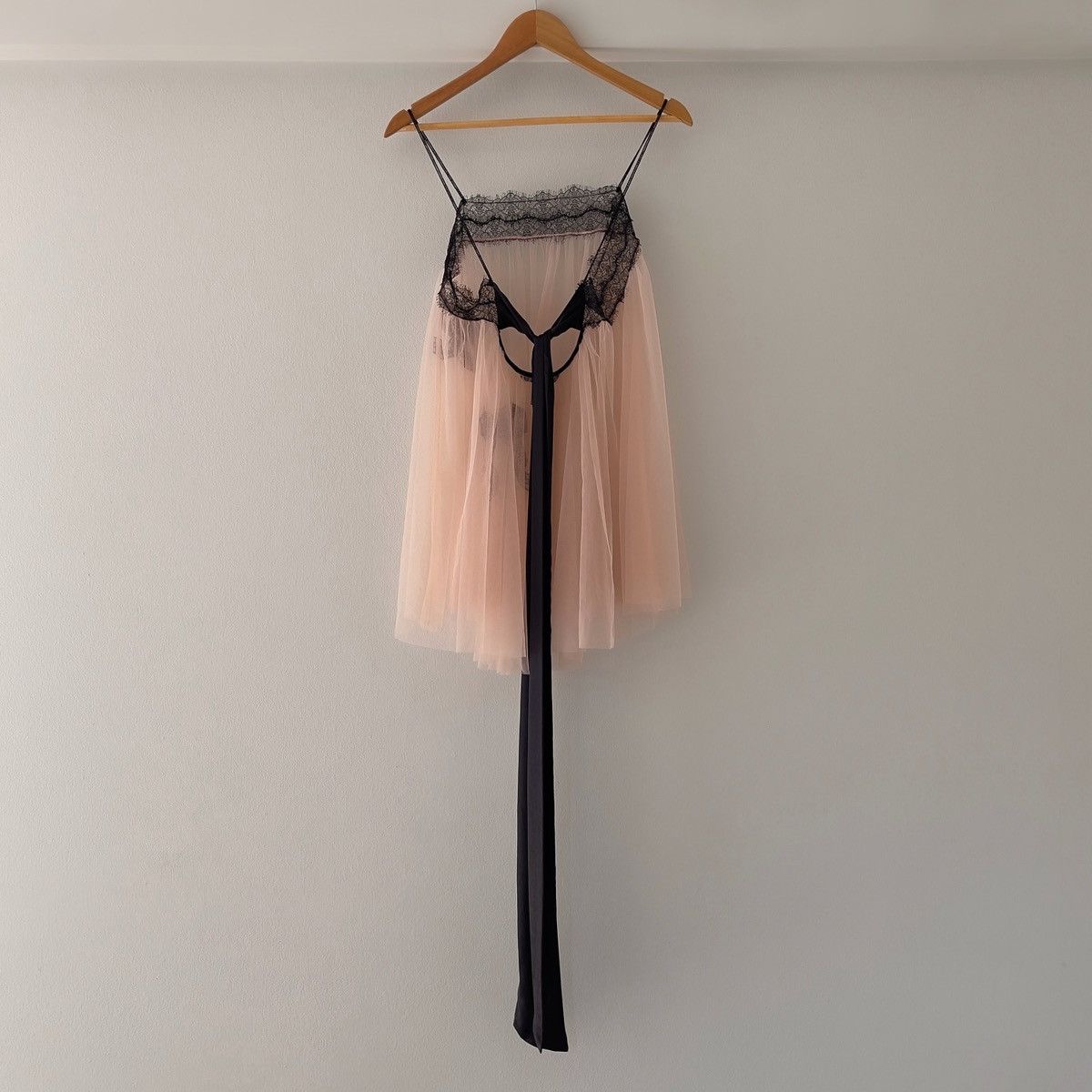Victoria's Secret Romantic Dusty Pink Mesh & Black Lace Sheer Mini Dress/XS-M Size M / US 6-8 / IT 42-44 - 15 Thumbnail