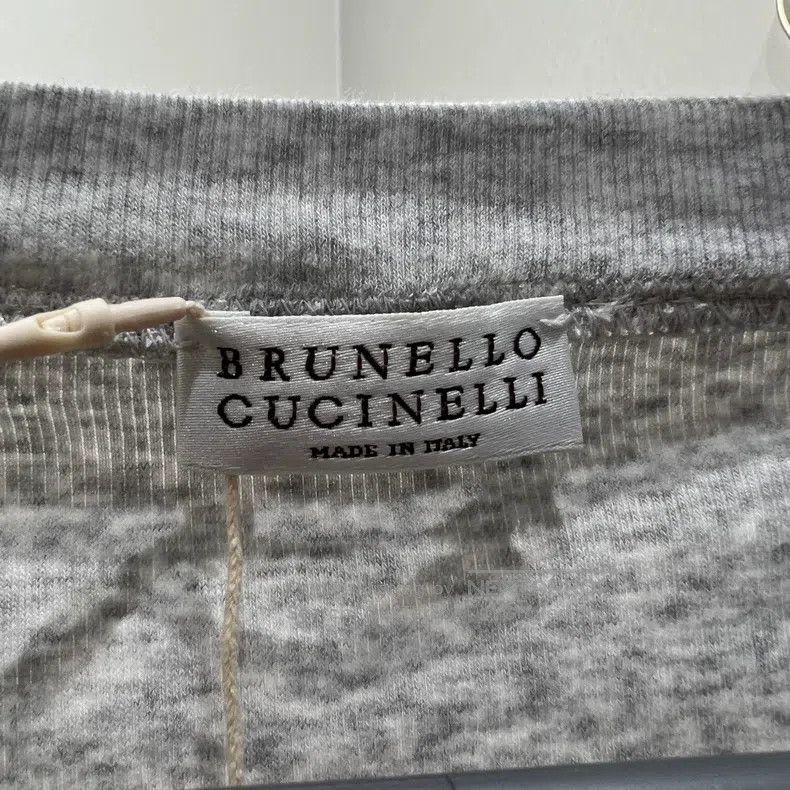 Brunello Cucinelli Brunello Cucinelli Solid color V-neck beaded slim long-sle Size XS / US 0-2 / IT 36-38 - 3 Thumbnail