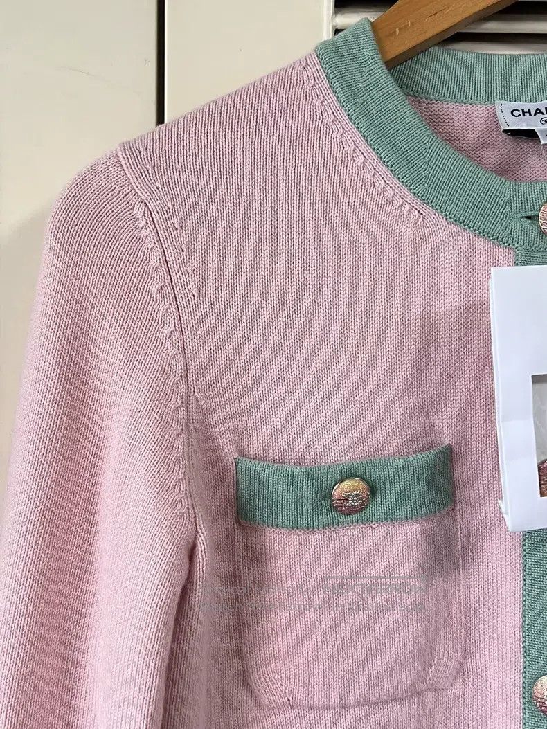 Chanel Chanel 24C pink and green cashmere knitted cardigan coat Size XXS / US 00 / IT 34 - 4 Thumbnail
