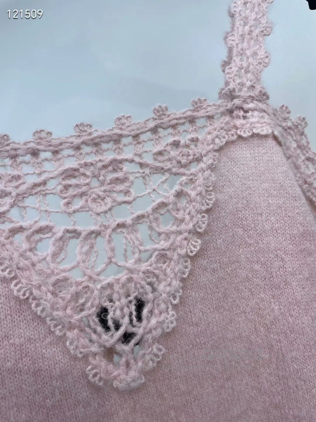 Chanel Chanel 25B Pink Crochet Camisole. Size XXS / US 00 / IT 34 - 4 Thumbnail