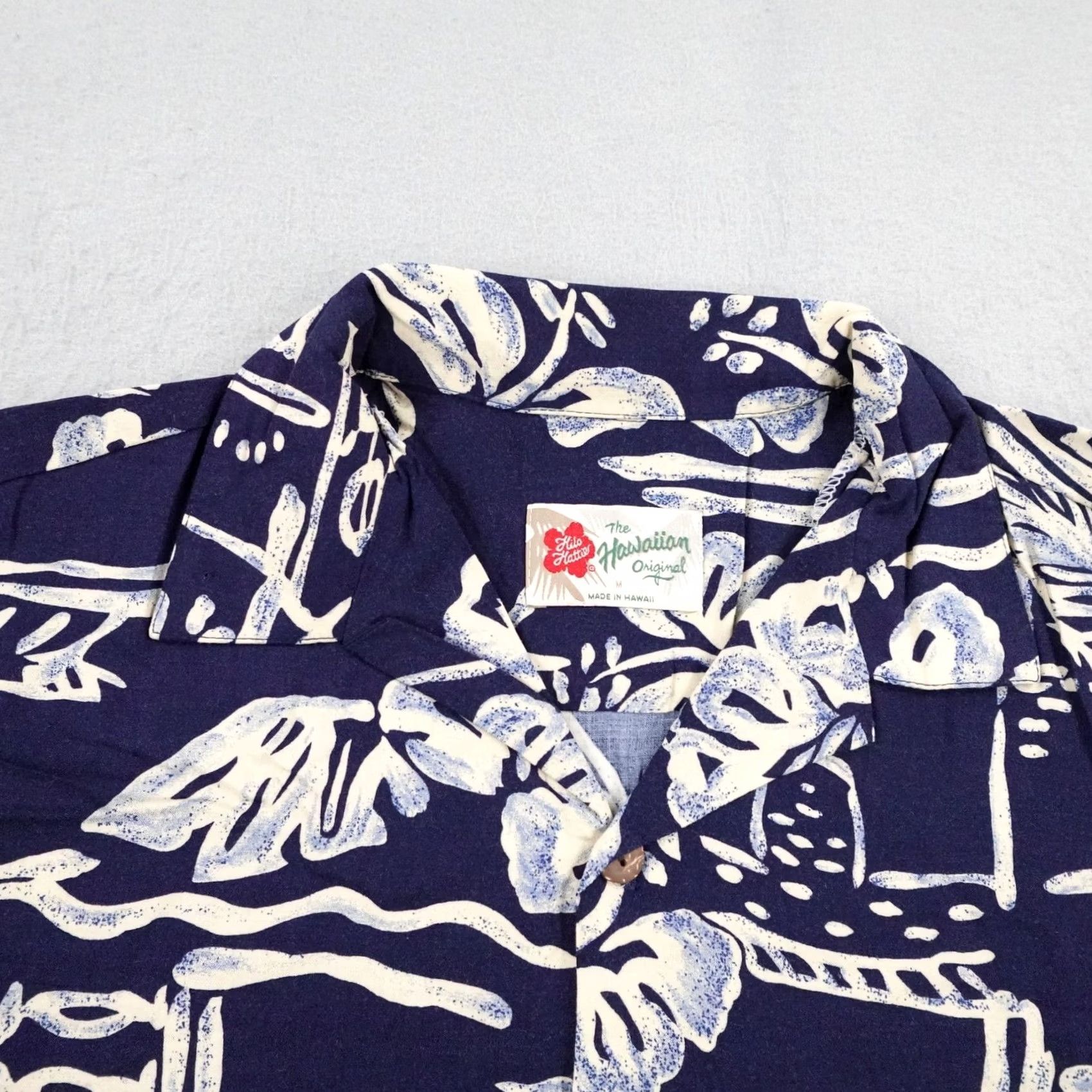 Hilo Hattie VINTAGE Hilo Hattie Shirt Mens Medium Blue Hawaiian Aloha Rayon Floral Camp Button Up Size US M / EU 48-50 / 2 - 2 Thumbnail