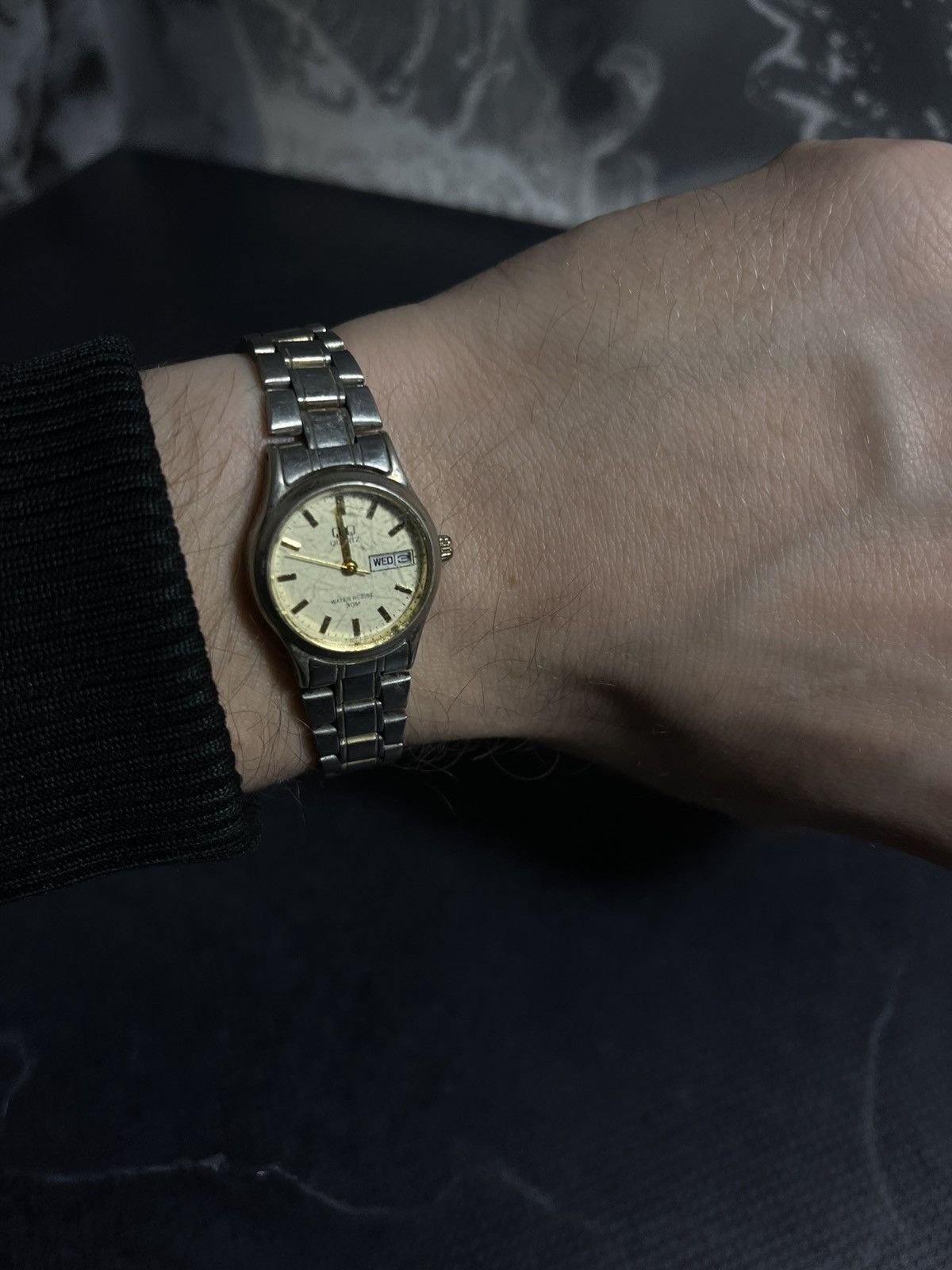 Run The Jewels Vintage Q&Q Quartz Watch | Day-Date | Japanese Brand Size ONE SIZE - 5 Thumbnail
