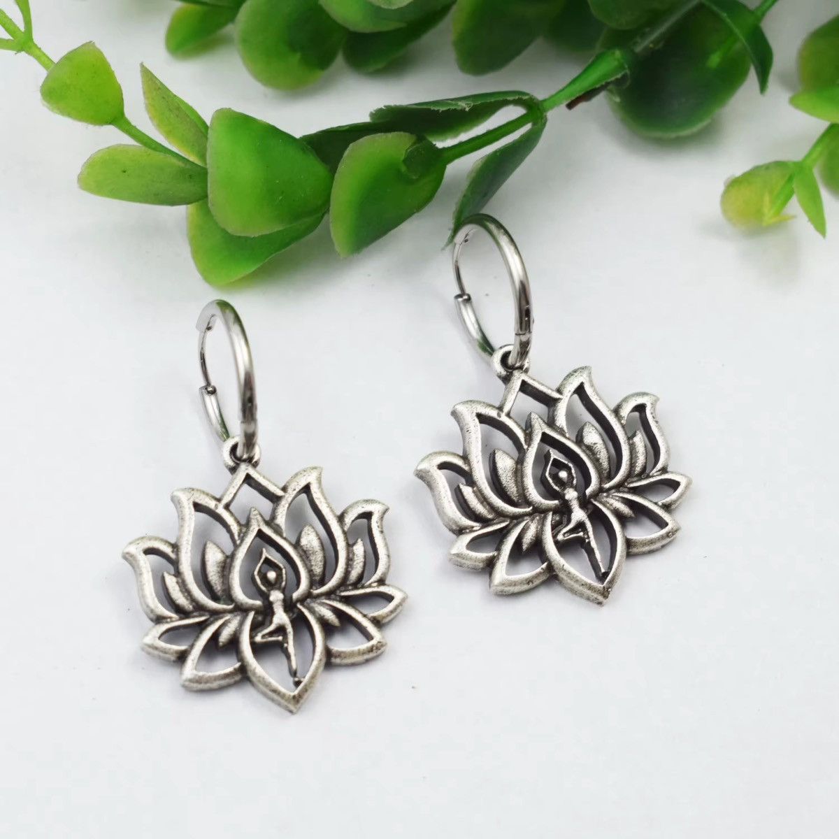 Jewelry x Vintage Yoga Lotus Earrings in Silver, Women's