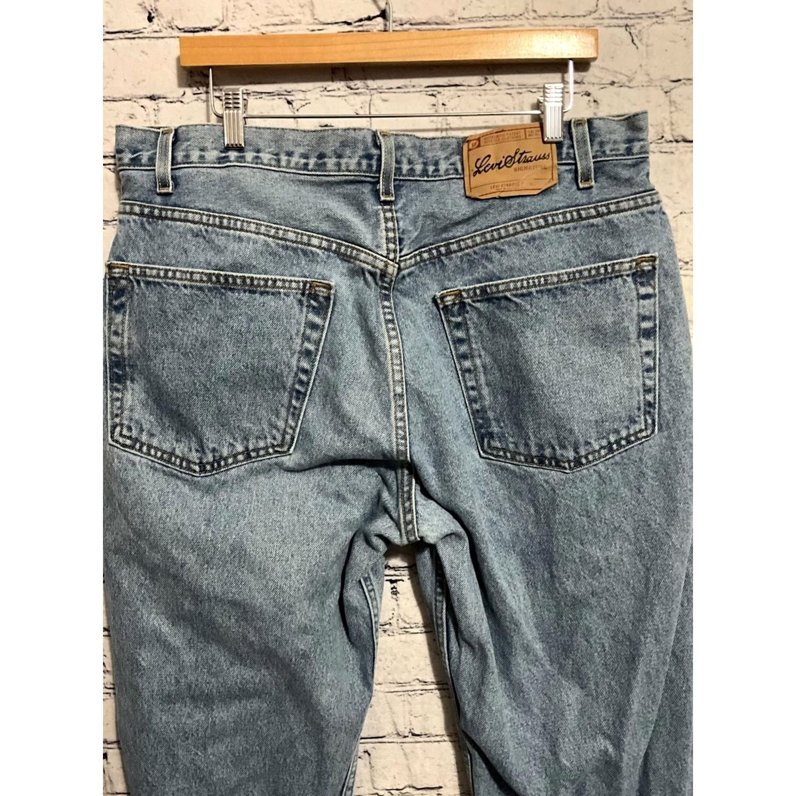 Levi's Levi's Jeans Signature Relaxed Fit Men W38 L30 Blue Denim Cotton Blend Button Closure N/A Regular Mens Size US 38 / EU 54 - 7 Thumbnail