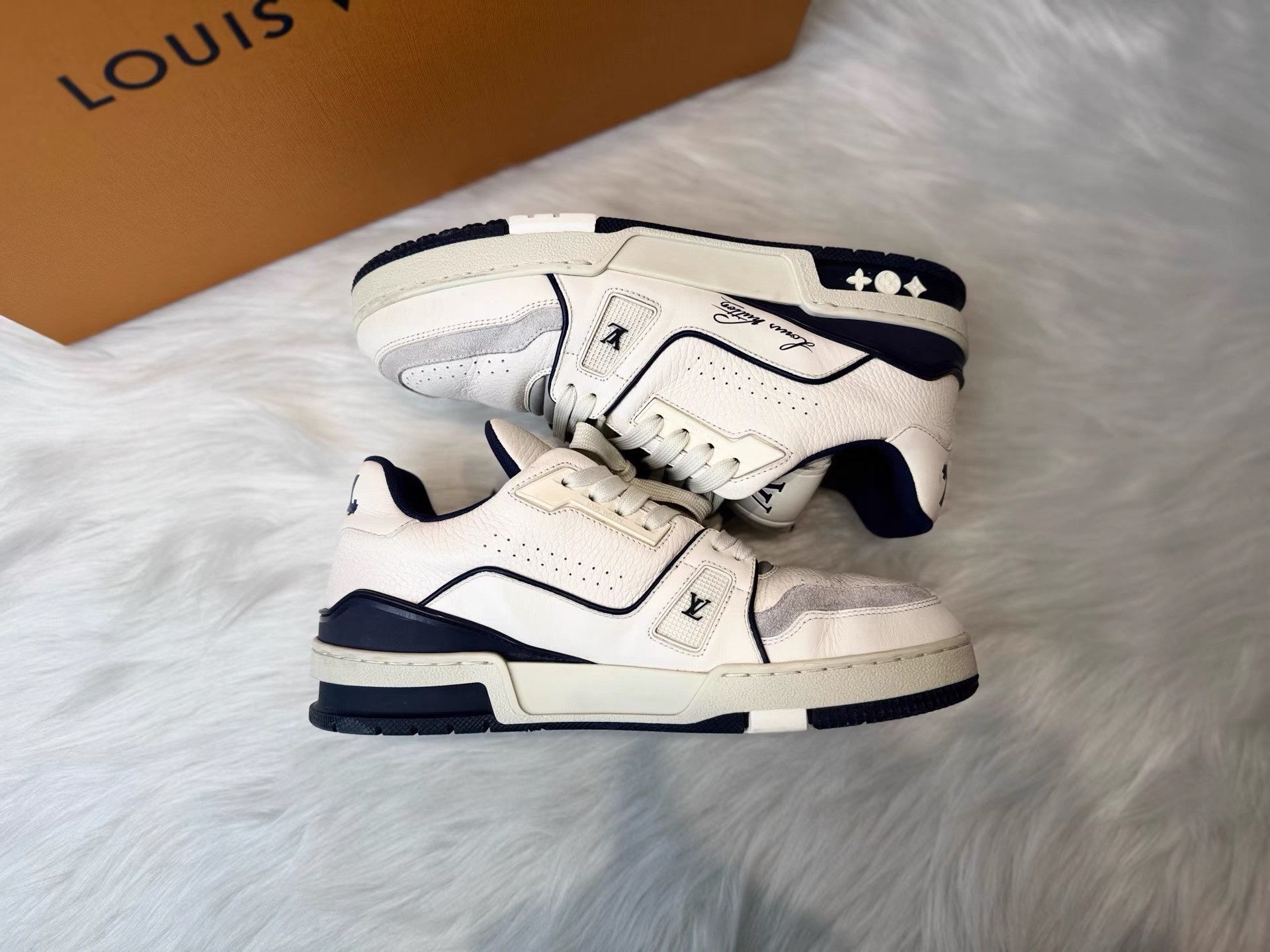 Louis Vuitton Louis Vuitton White & Blue #54 Heel Trainer Sneakers K36 Size US 6 / EU 39 - 6 Thumbnail