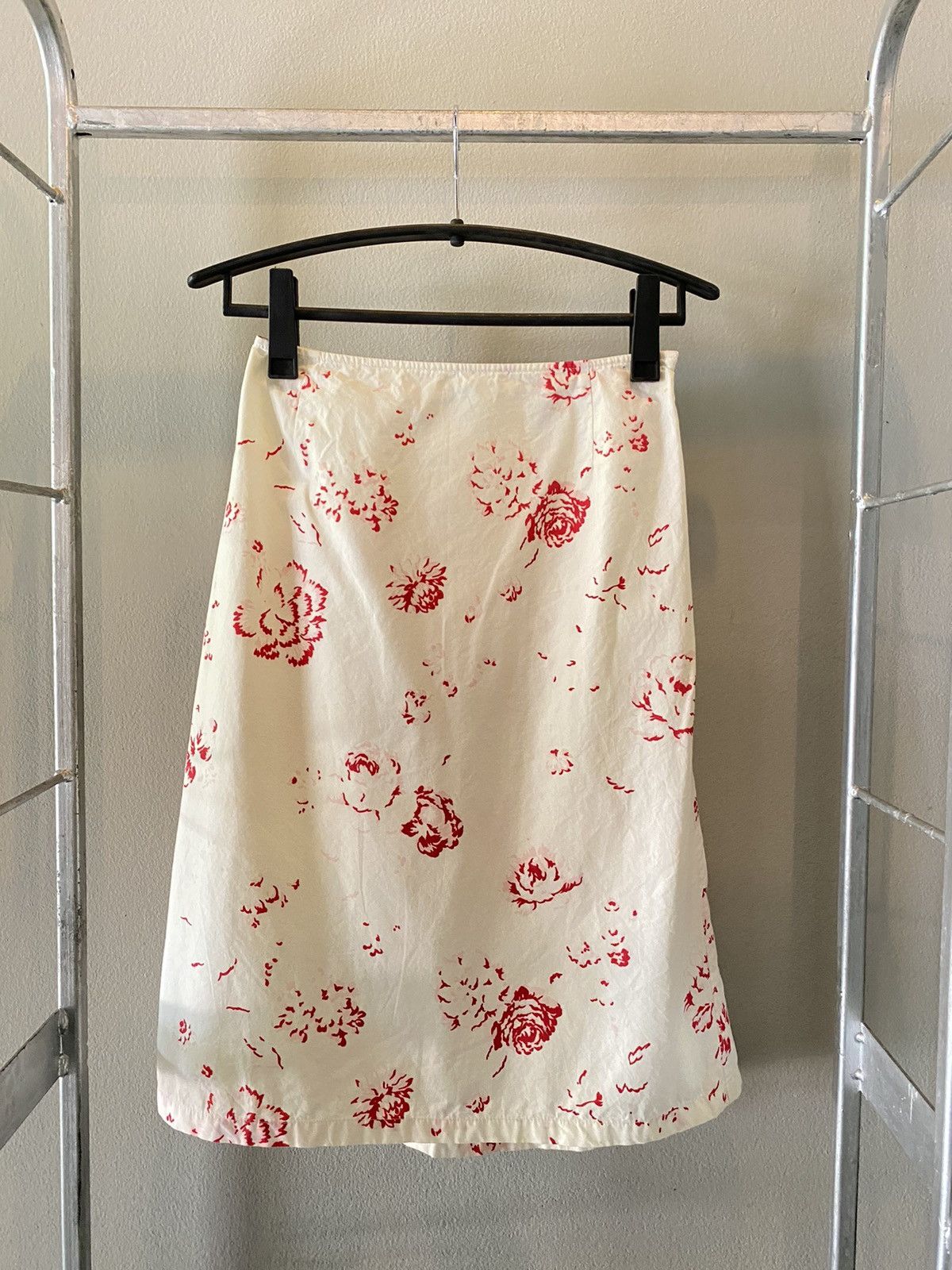 Marni MARNI Red Floral Print Skirt. Size 28" / US 6 / IT 42 - 1 Thumbnail