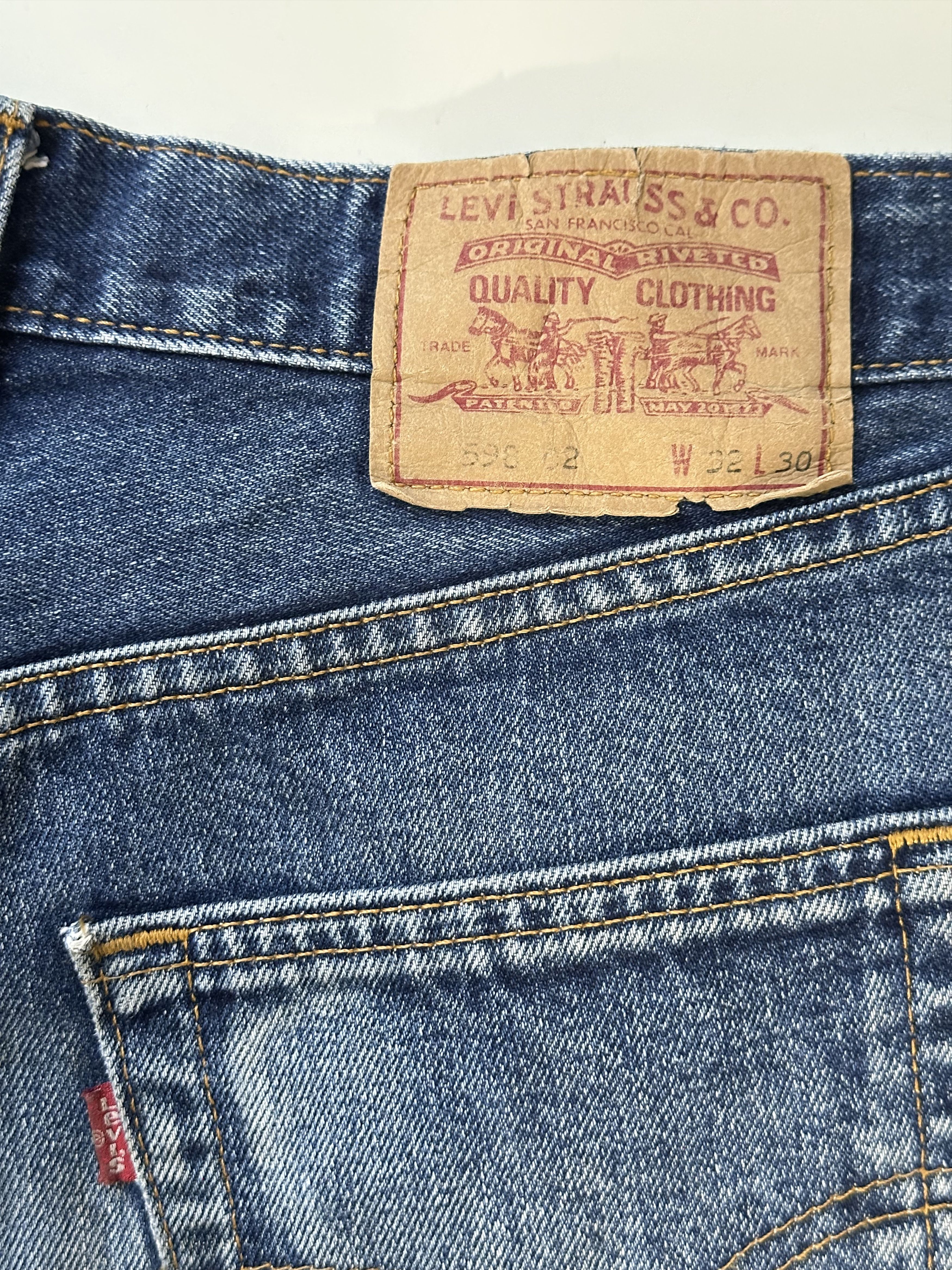 Levi's Vintage Clothing Levi's 598 02 Vintage Denim Jeans W32L30 Made In UK Size US 32 / EU 48 - 5 Thumbnail