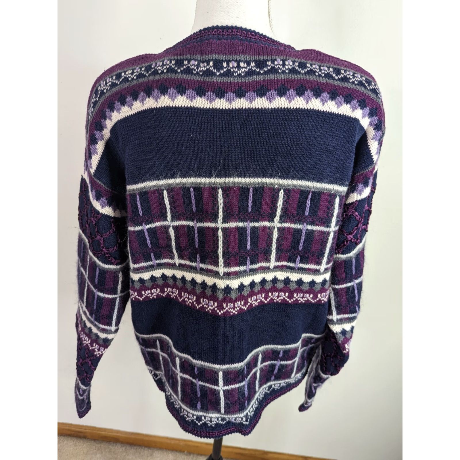 Vintage VINTAGE Christopher & Banks Cardigan Sweater Purple Embroidered Button Front 90s Women's Medium S8C Size M / US 6-8 / IT 42-44 - 3 Thumbnail