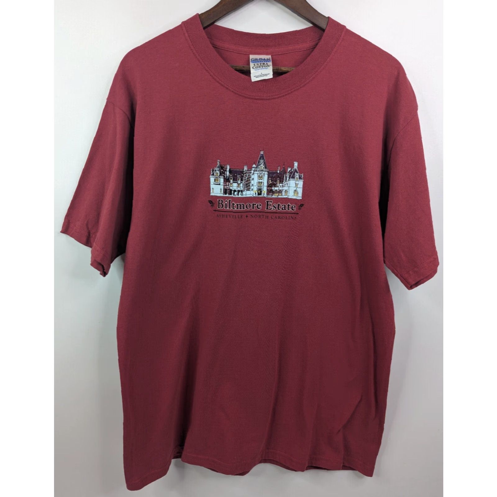 Gildan VINTAGE Biltmore Estate Asheville Red Shirt Adult Large North Carolina Gildan Ultra Cotton T-Shirt Mens Size US L / EU 52-54 / 3 - 3 Thumbnail