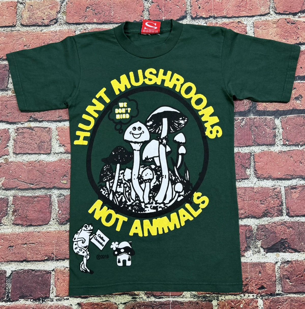 Online Ceramics Online Ceramics Hunt Mushrooms Not Animals T Shirt Size US S / EU 44-46 / 1 - 1 Thumbnail
