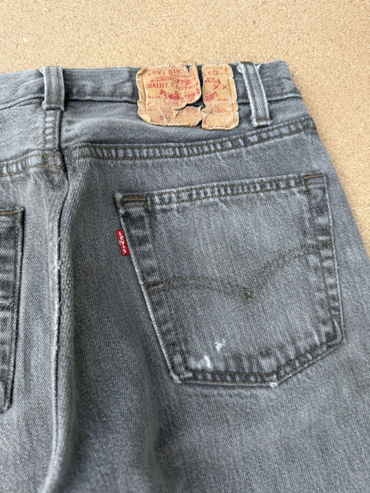 Levi's Vintage 90s Levi’s 501xx Buttonfly l Faded Black Jeans 28x29 Size US 28 / EU 44 - 8 Thumbnail